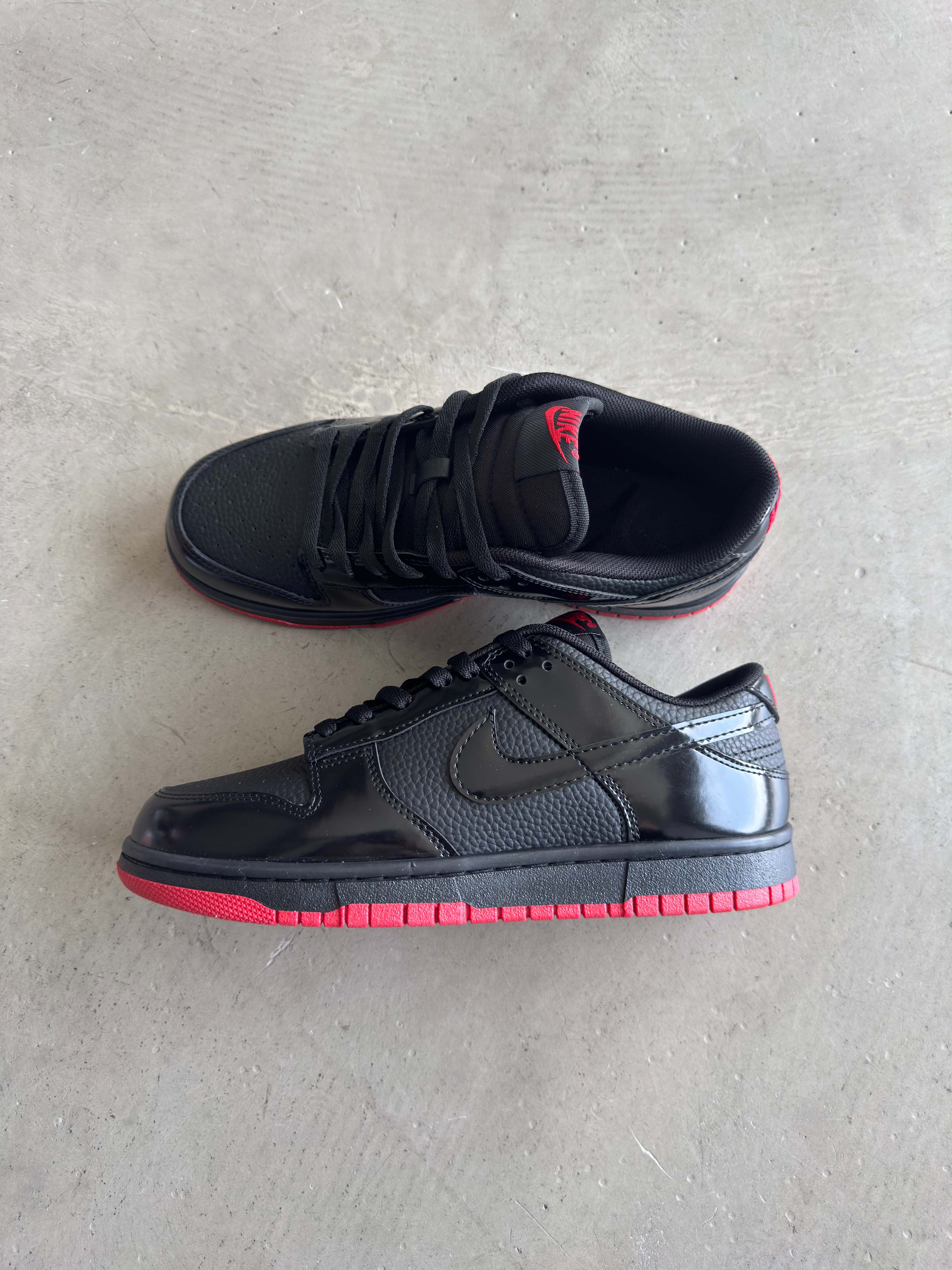 Nike Siyah Kırmızı Taban