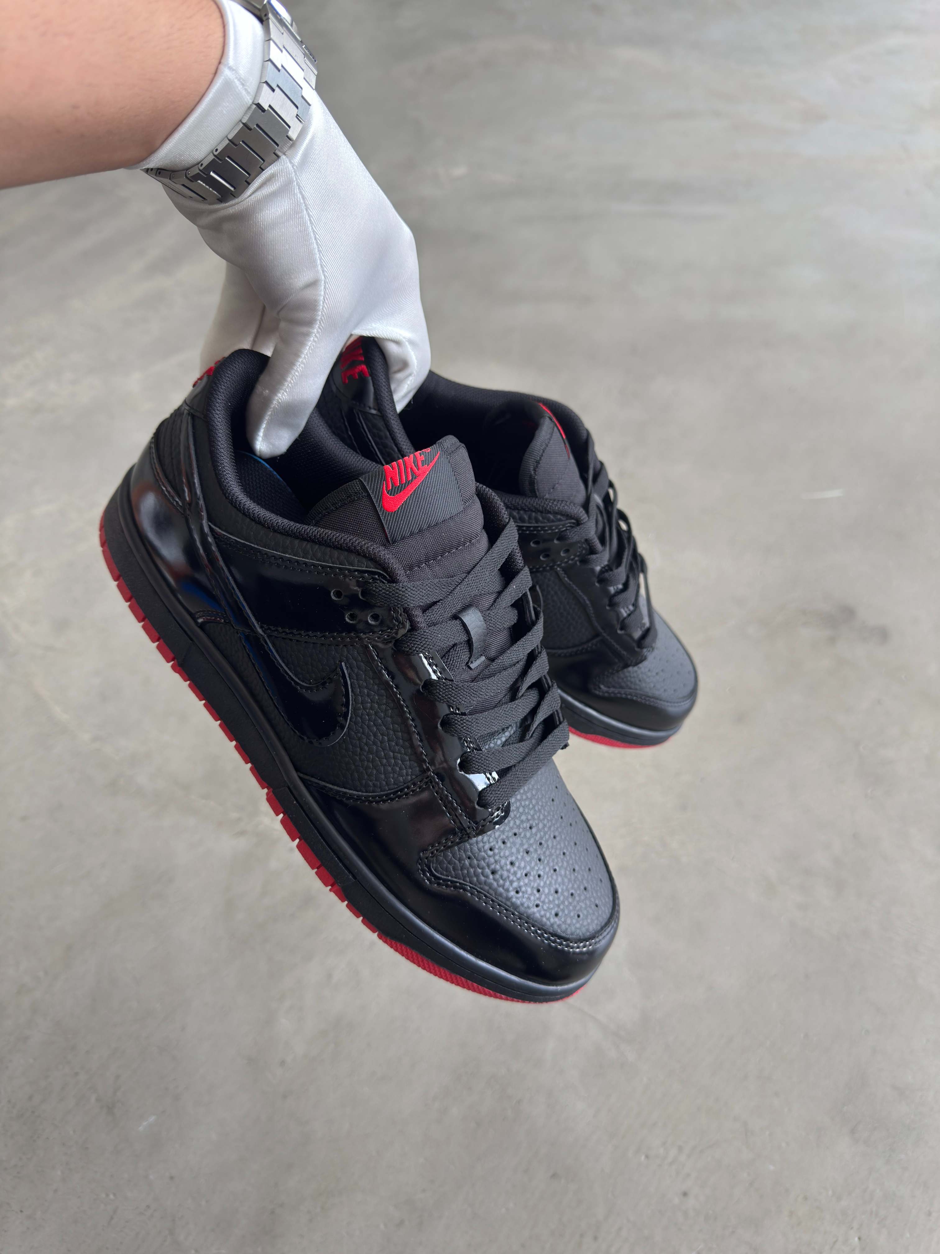 Nike Siyah Kırmızı Taban