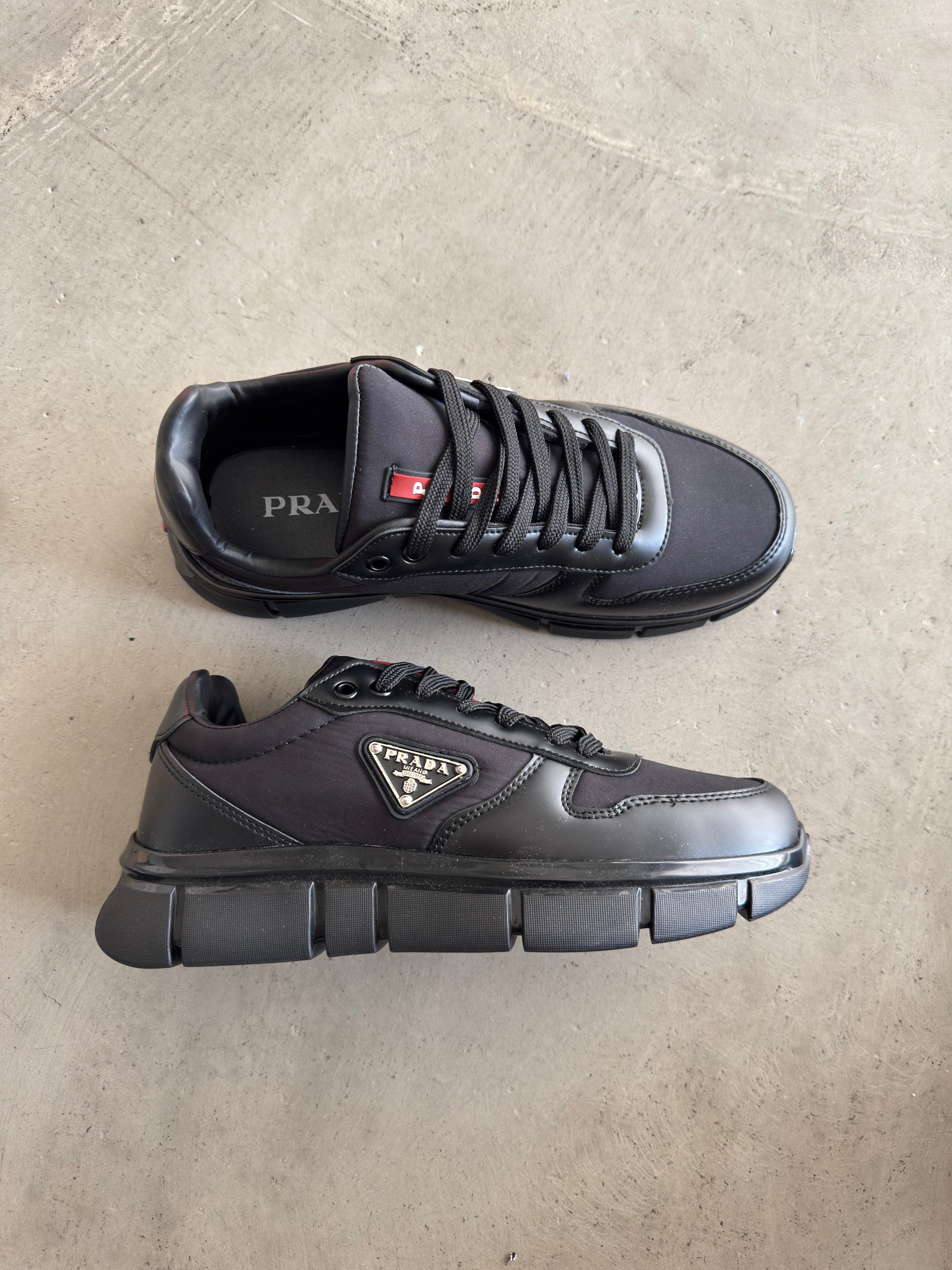 PRADA MİLANO SİYAH