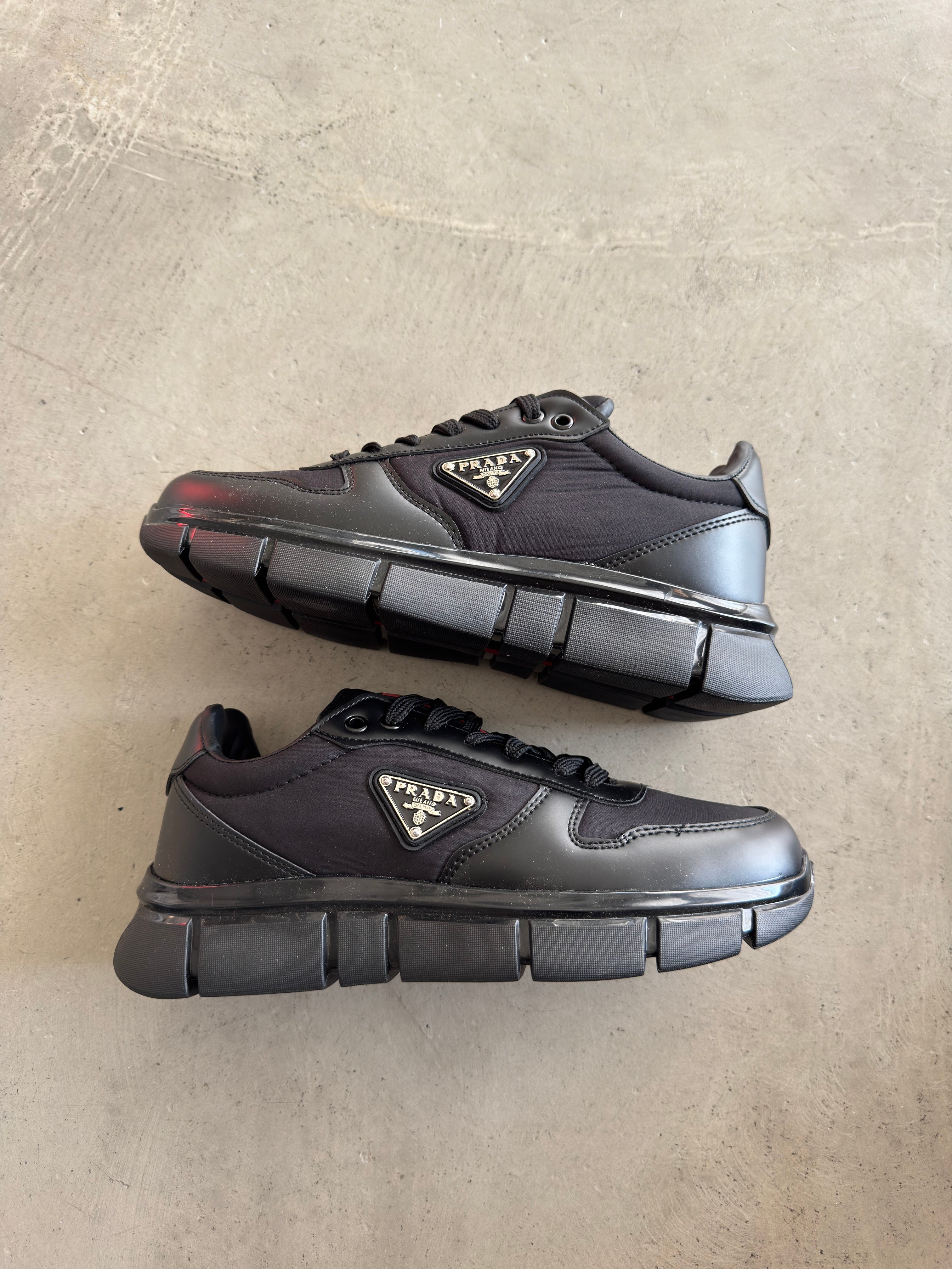 PRADA MİLANO SİYAH