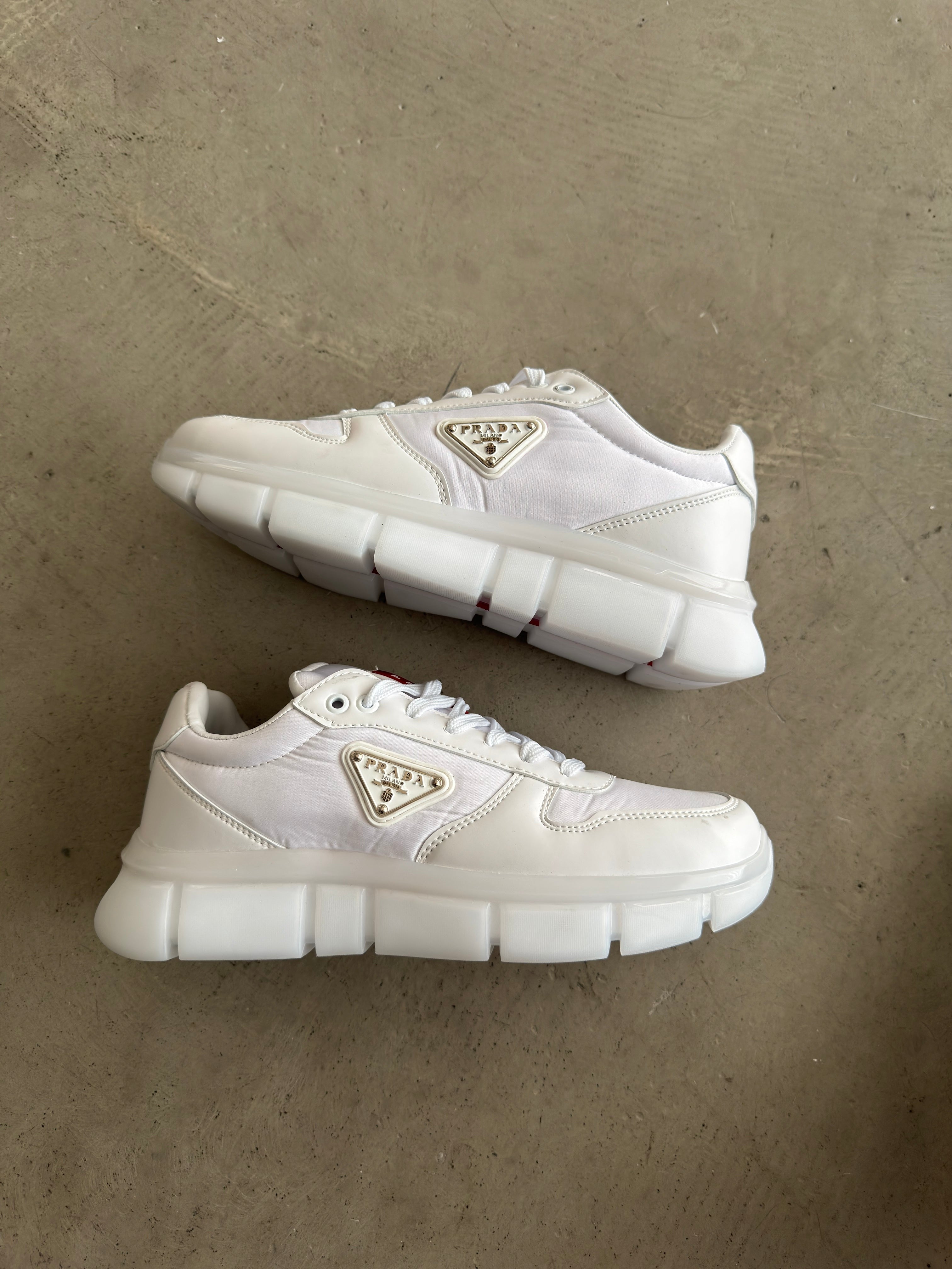 PRADA MİLANO BEYAZ