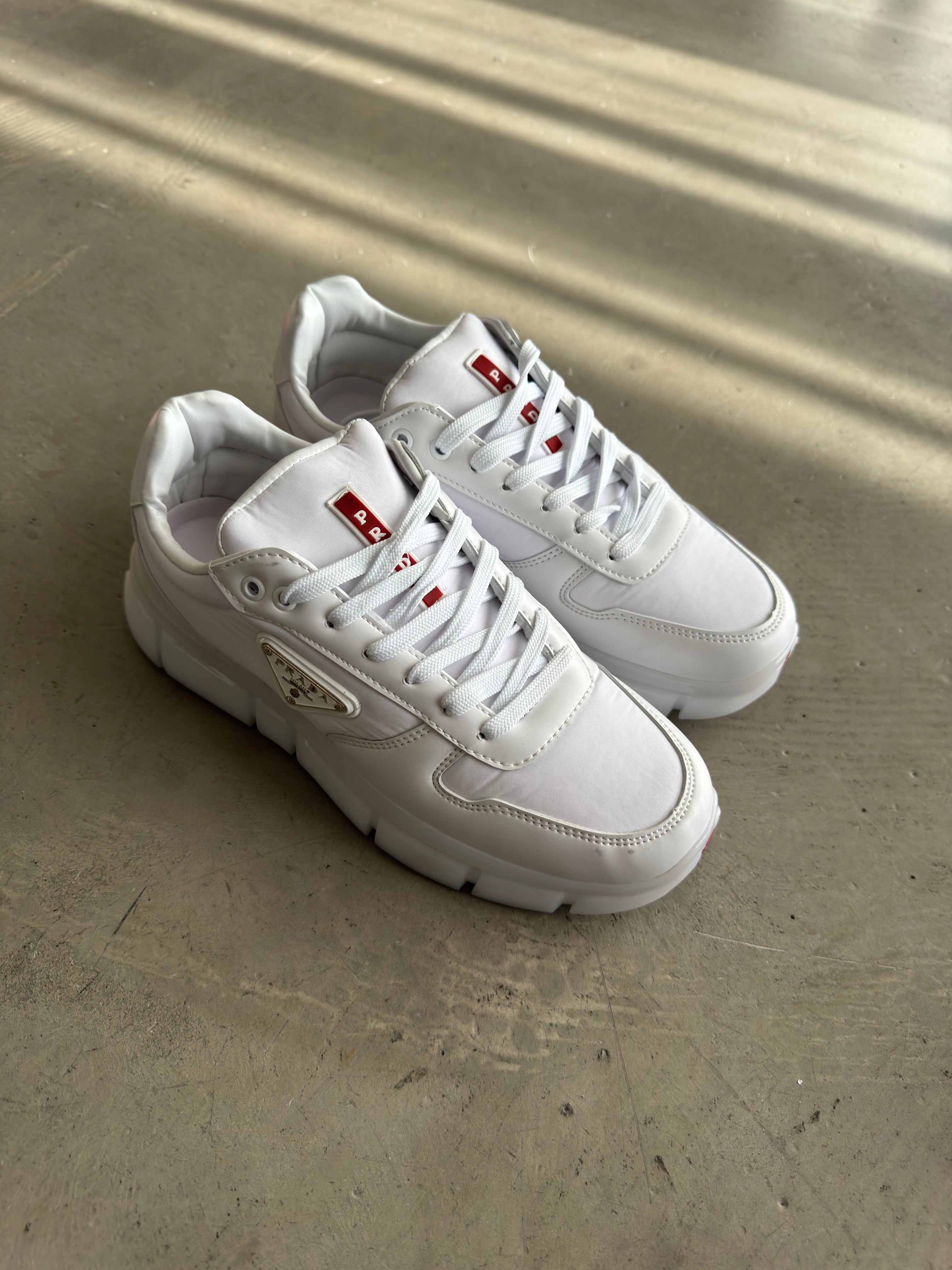 PRADA MİLANO BEYAZ