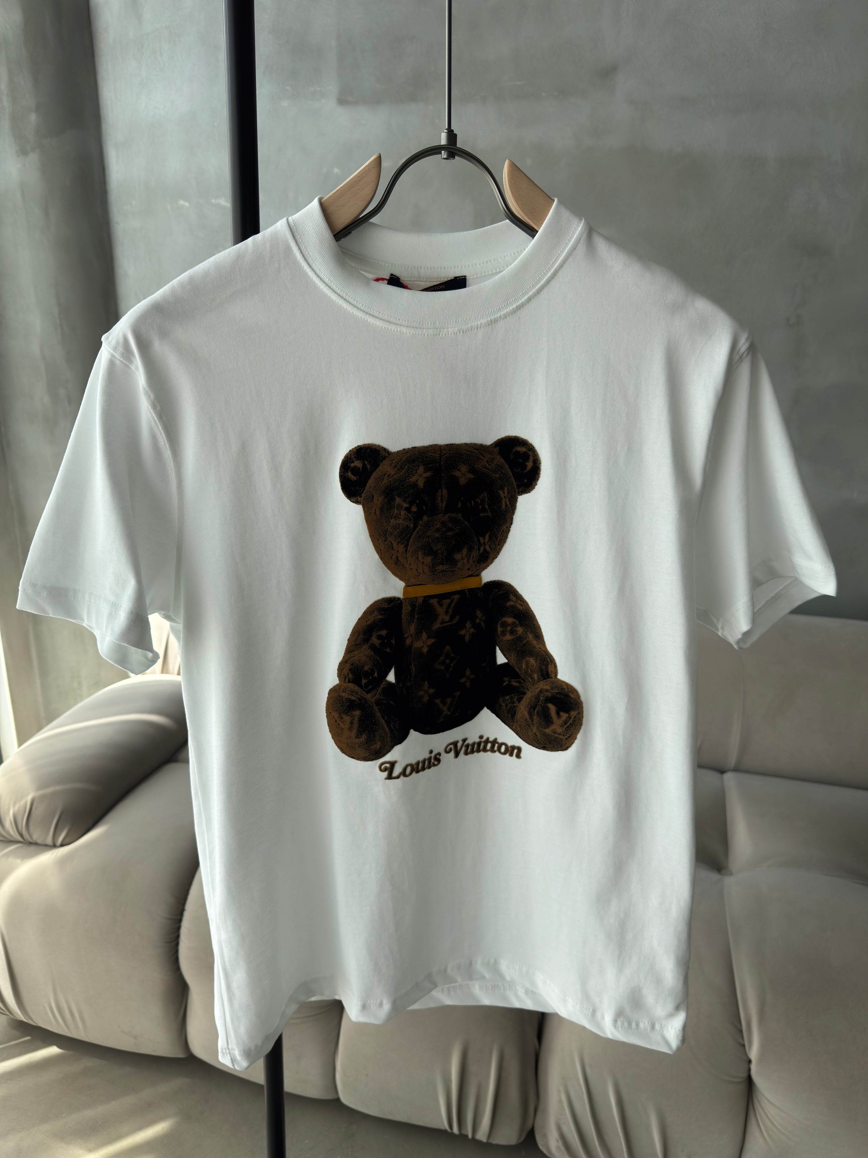 L&V Bear beyaz tshirt (premium)