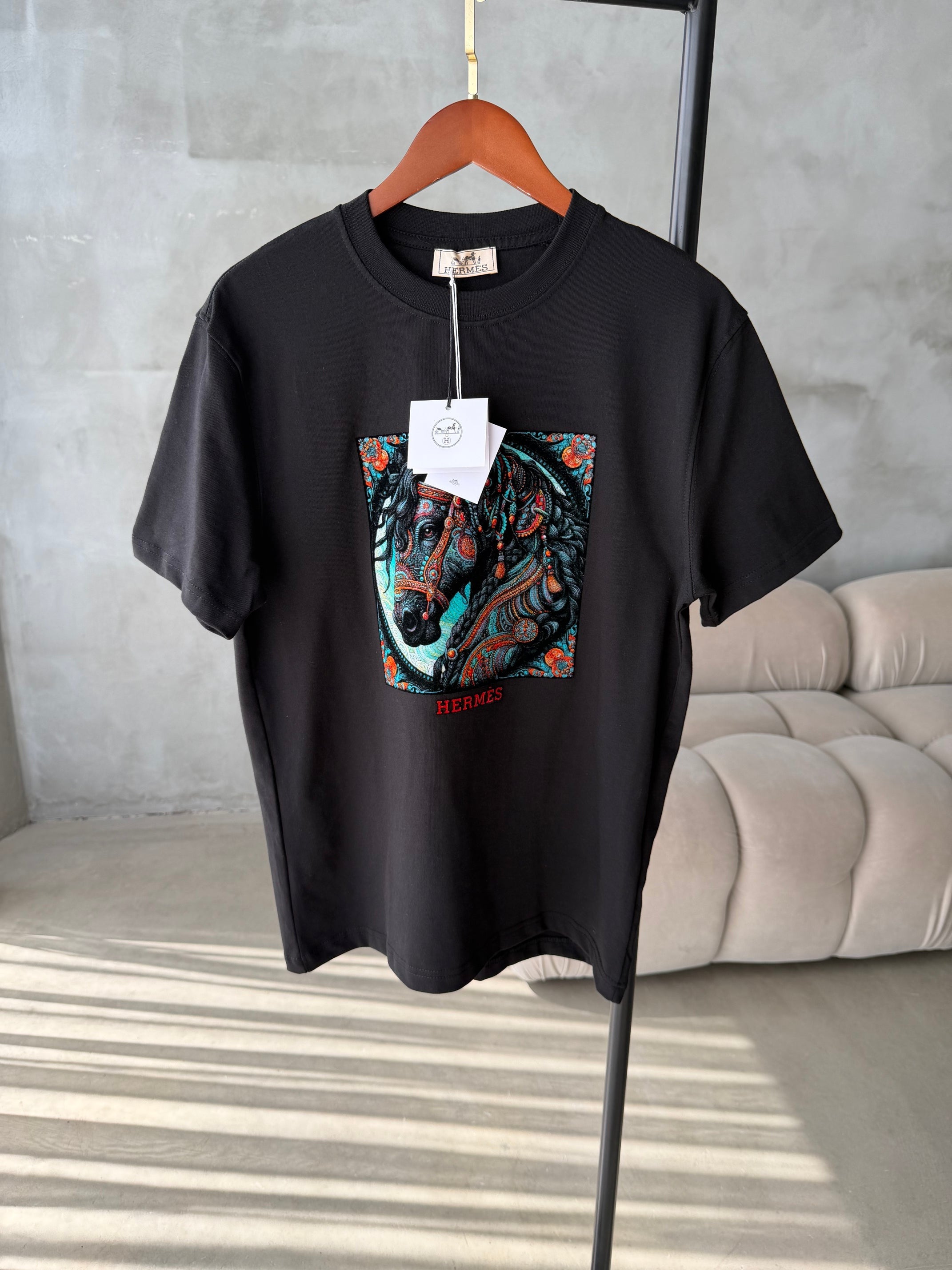 Hermes Siyah Figür Tshirt (premium)