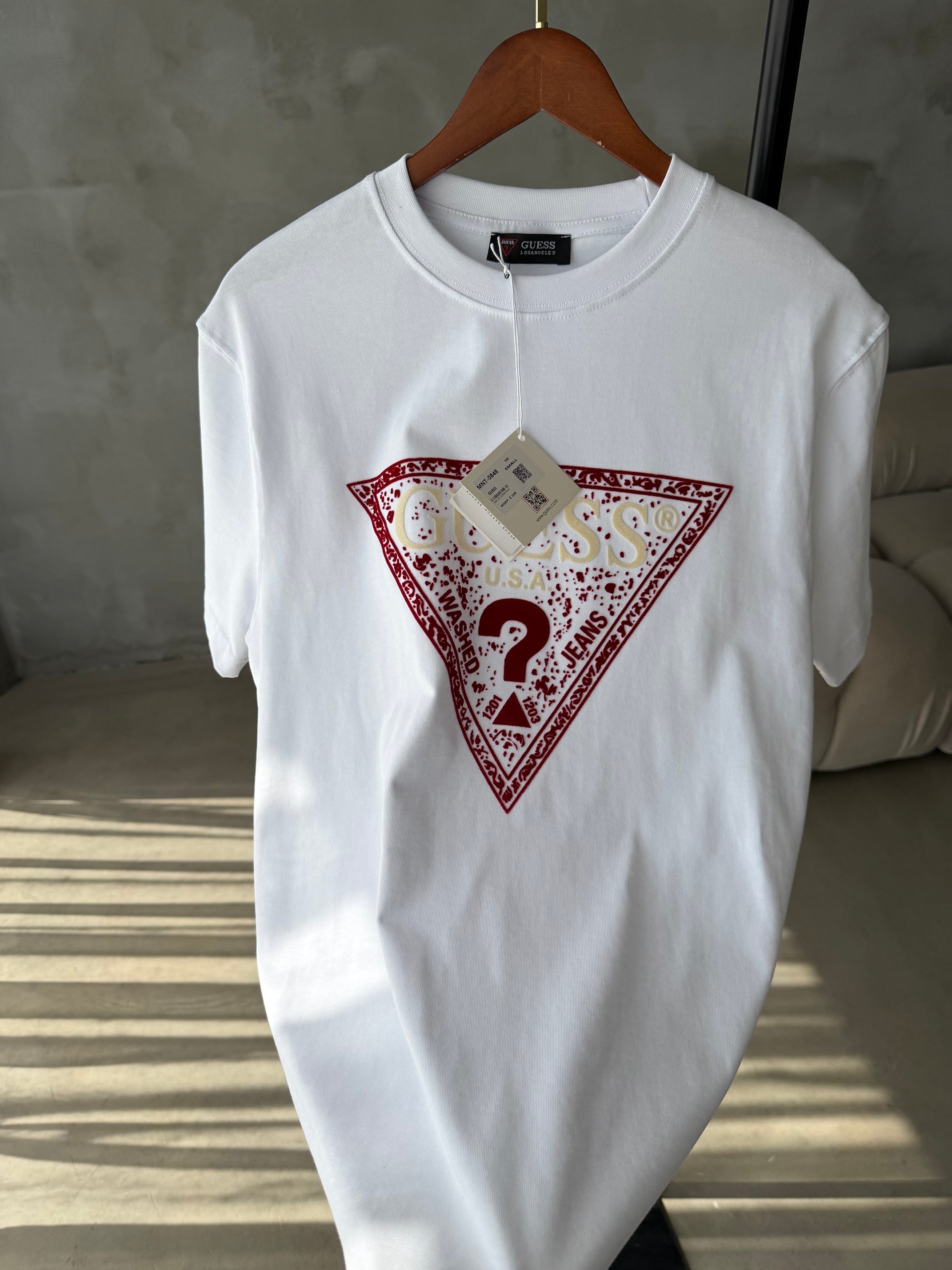 Gues Beyaz Kırmızı Logo Tshirt (premium)