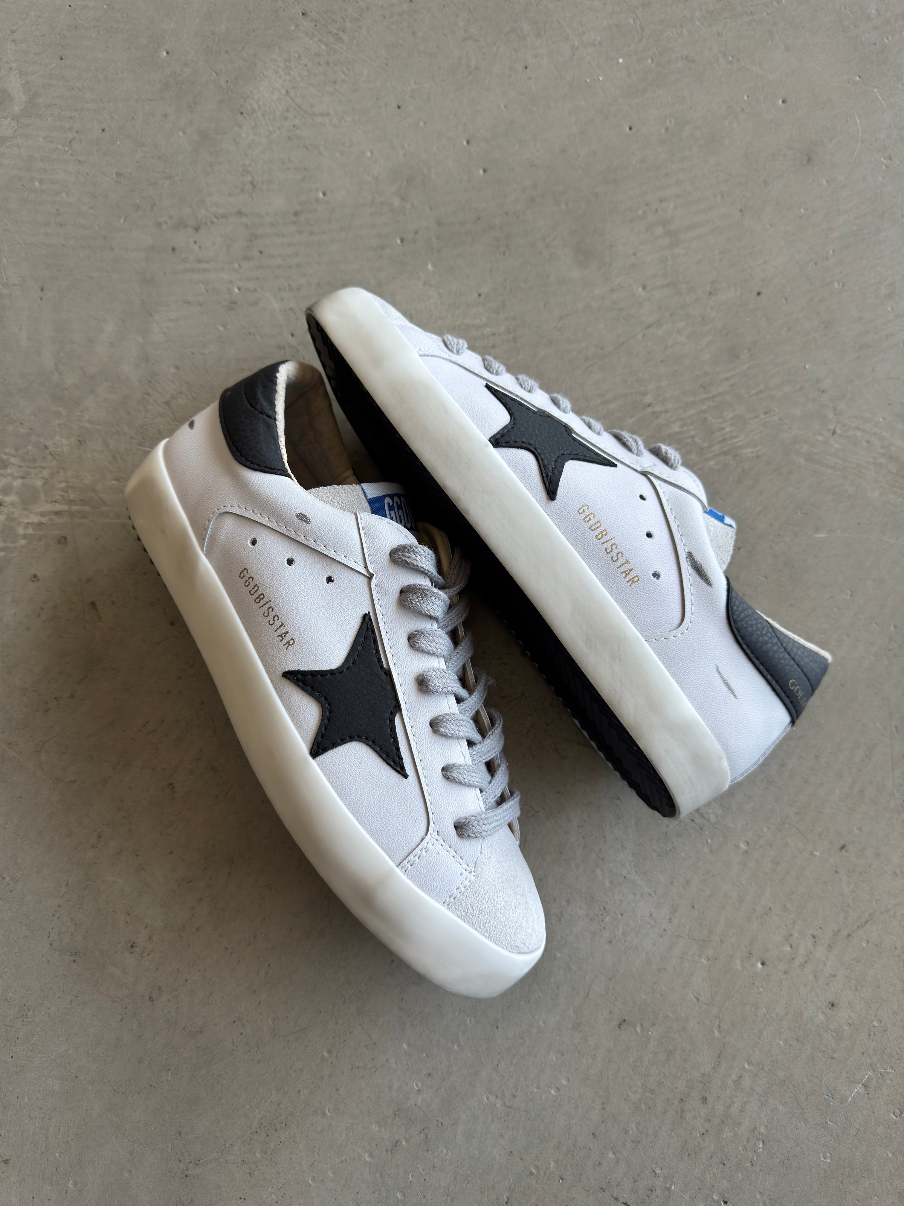 Golden Goose Beyaz Siyah Detay