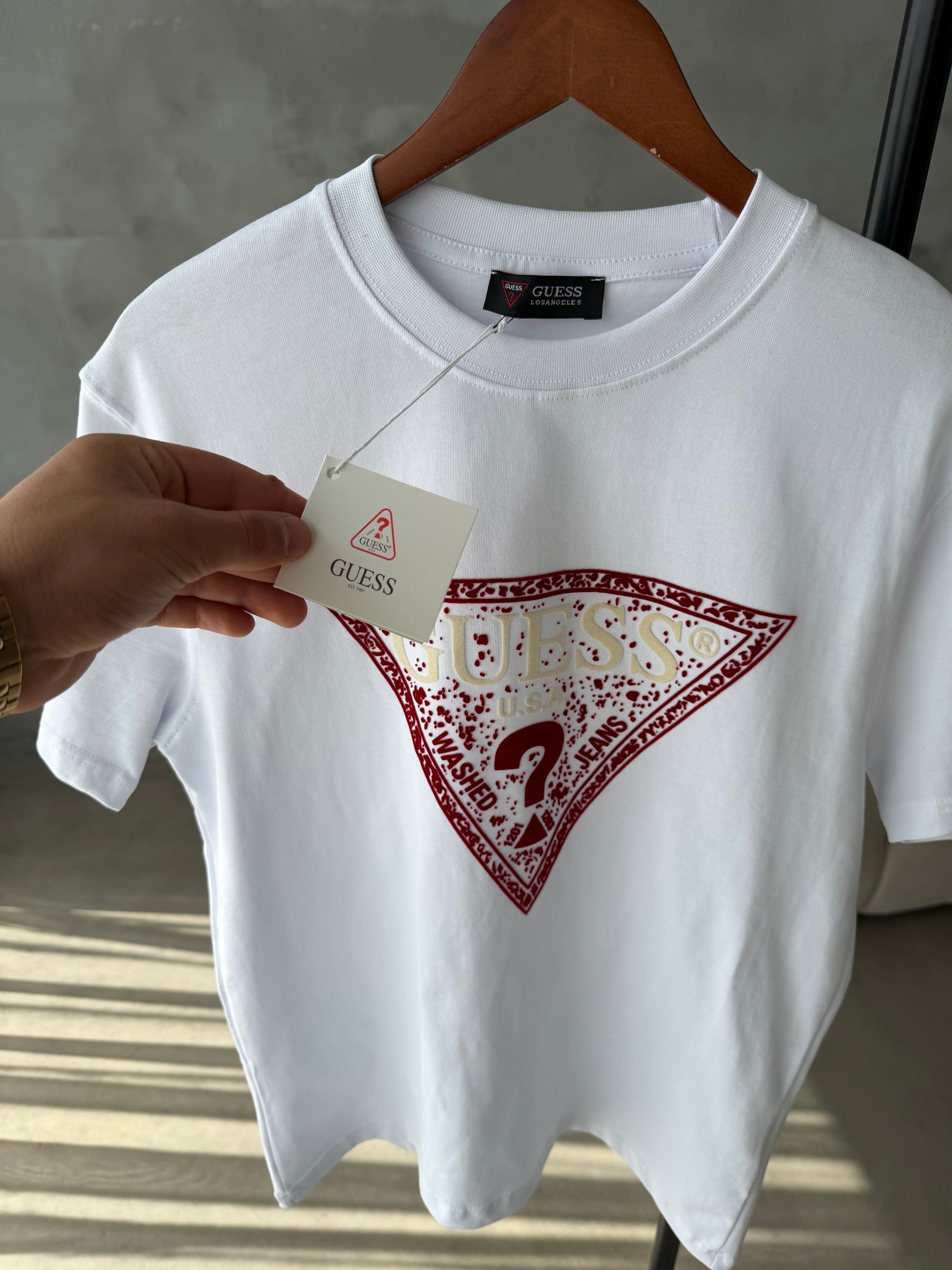 Gues Beyaz Kırmızı Logo Tshirt (premium)