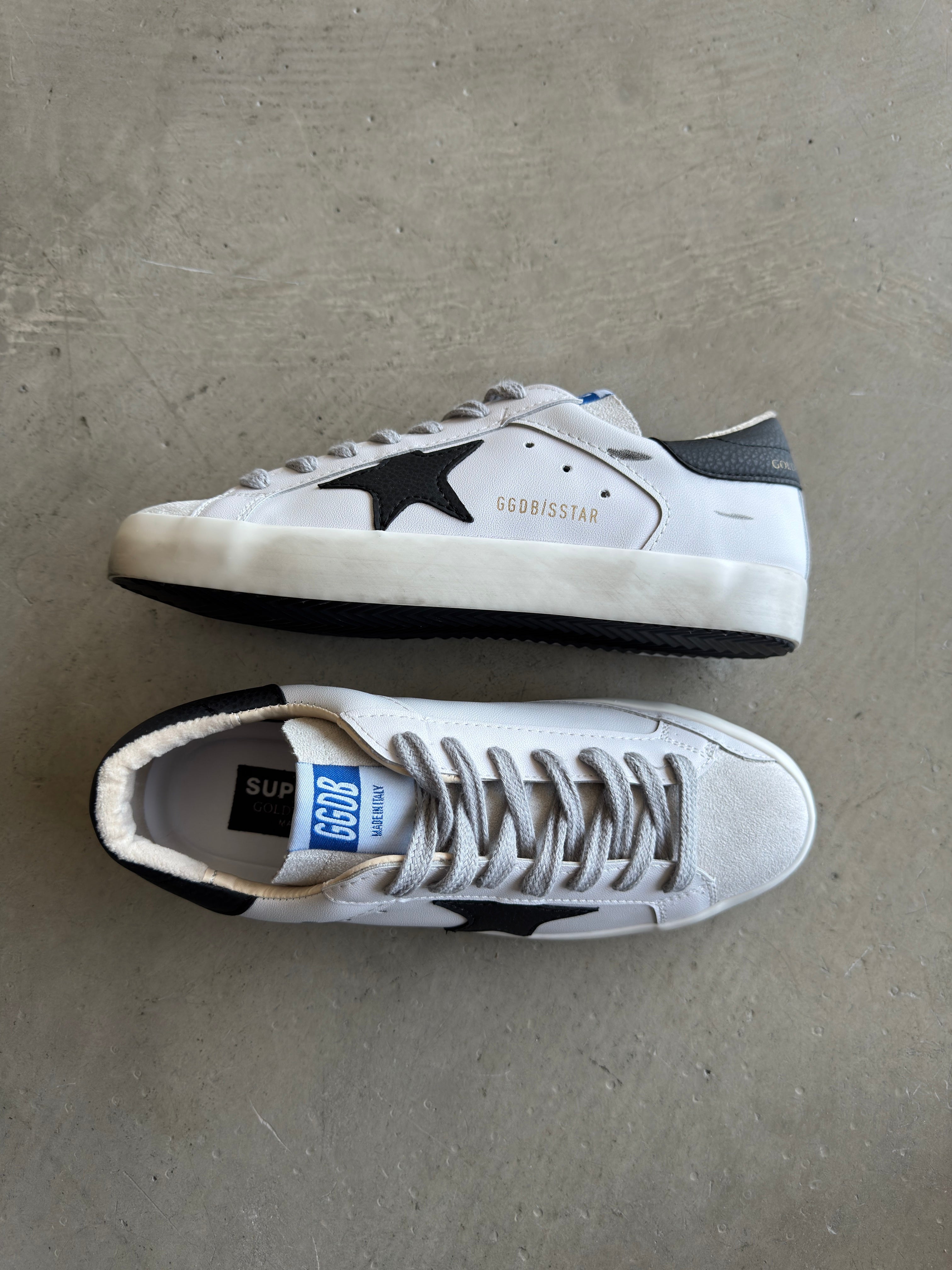 Golden Goose Beyaz Siyah Detay