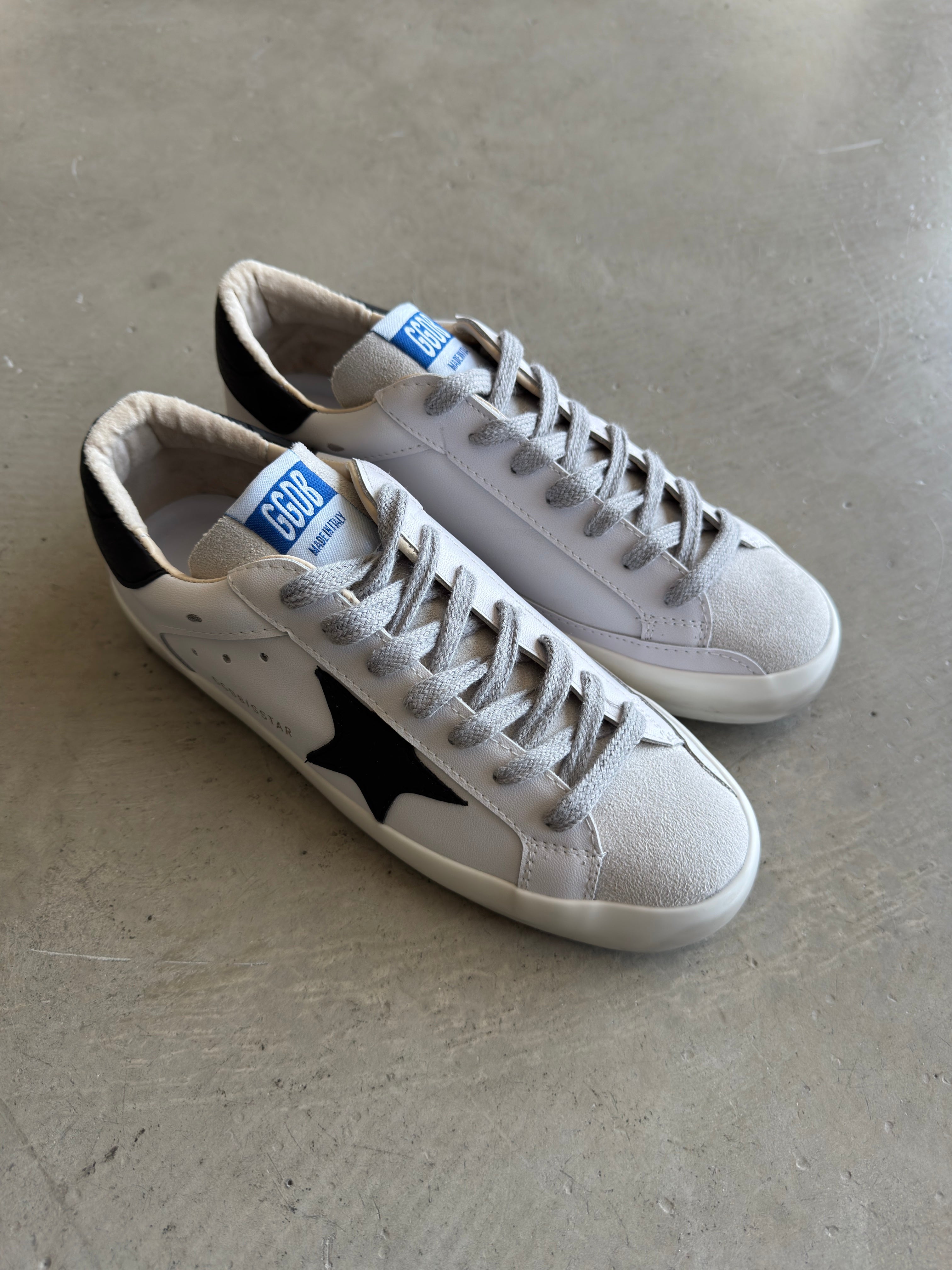 Golden Goose Beyaz Siyah Detay
