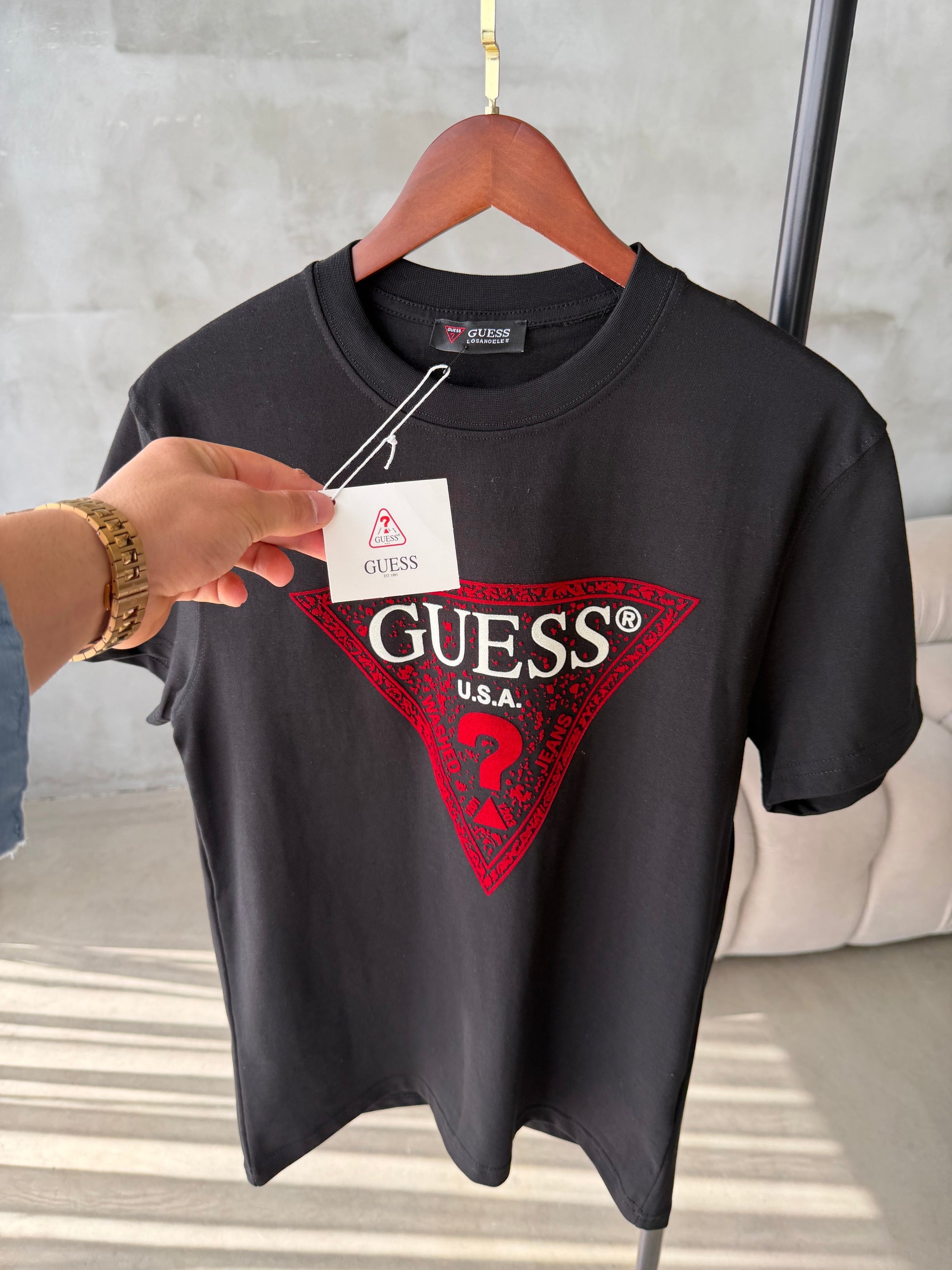 Gues Siyah Kırmızı Logo Tshirt (premium)