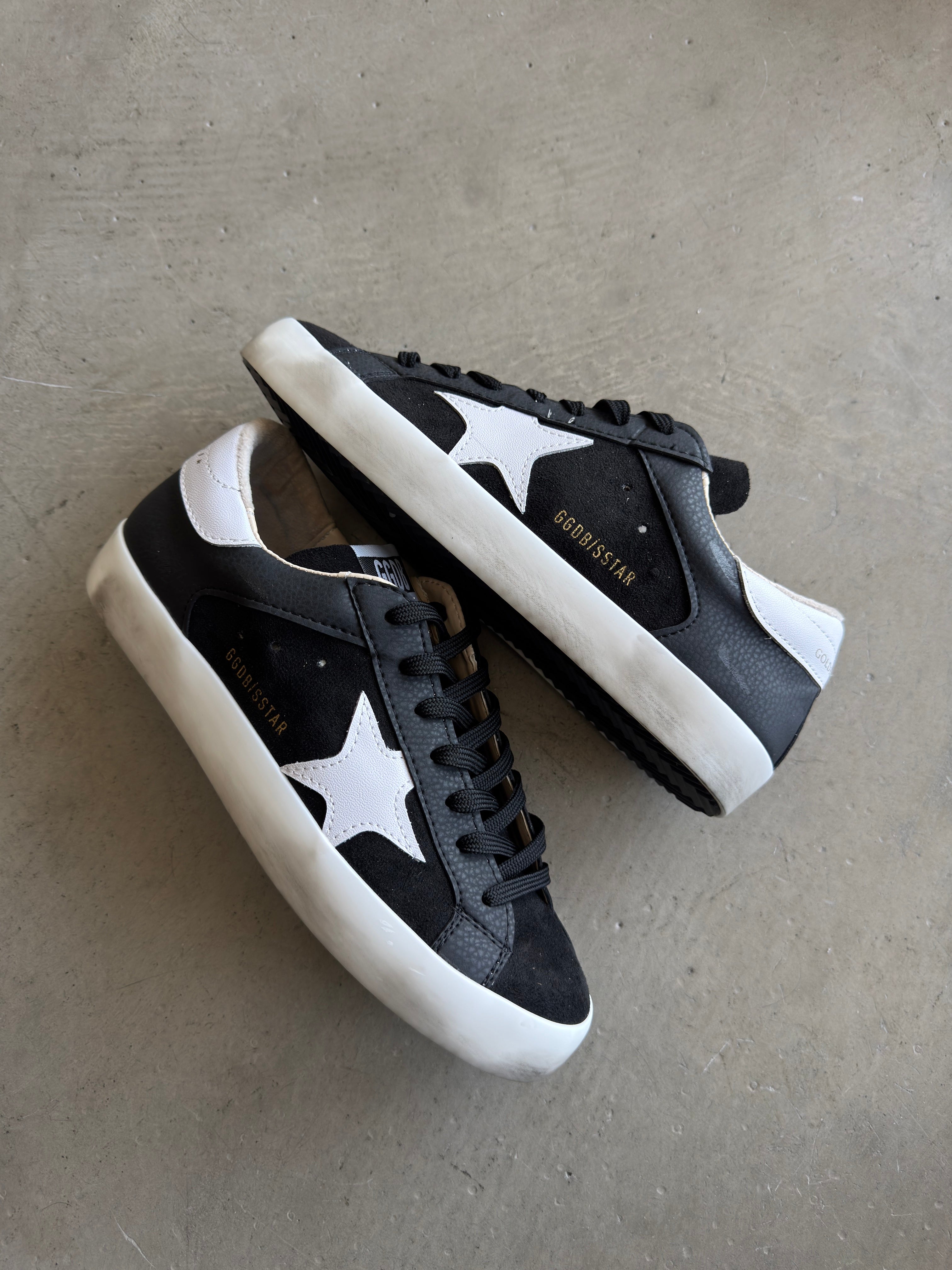 Golden Goose Siyah Beyaz Detay