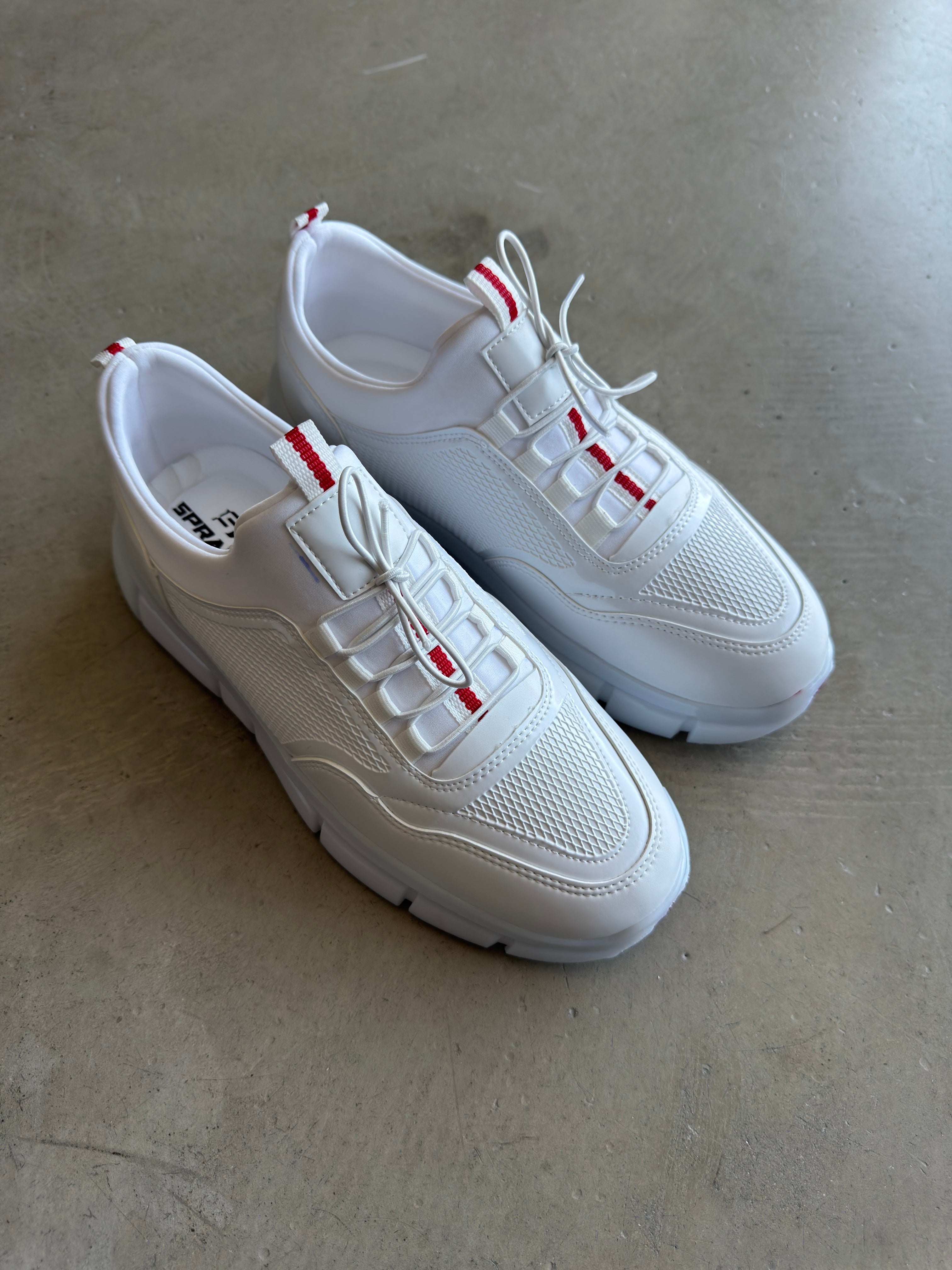 Beyaz Kırmızı Detay Sneakers