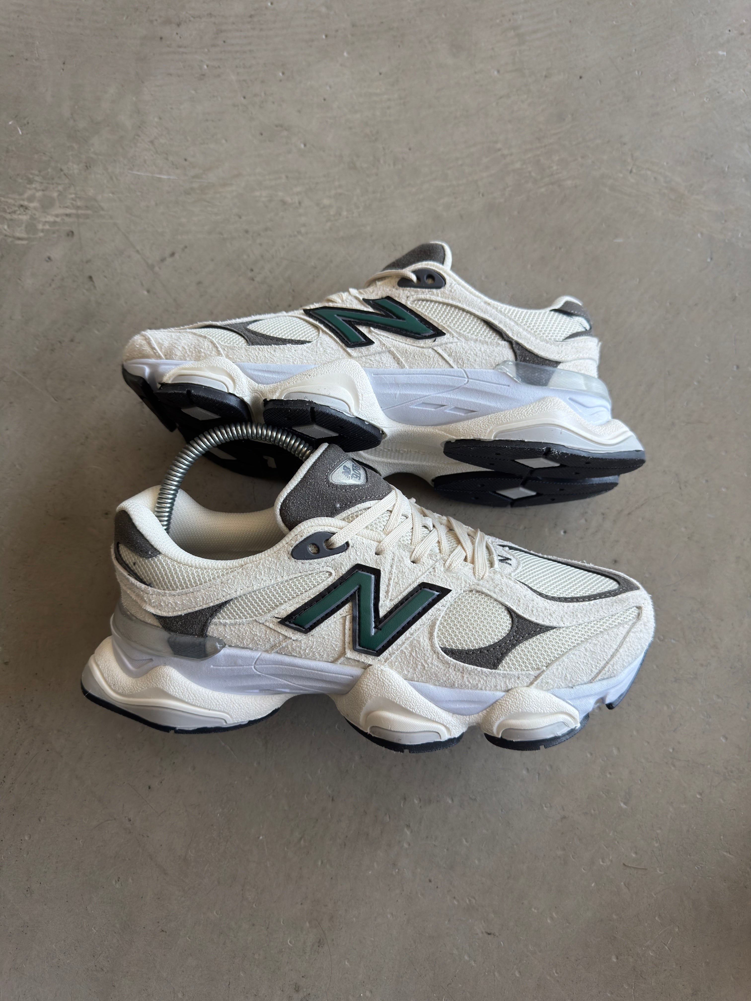 New Balance 9060 Krem Yeşil Detay