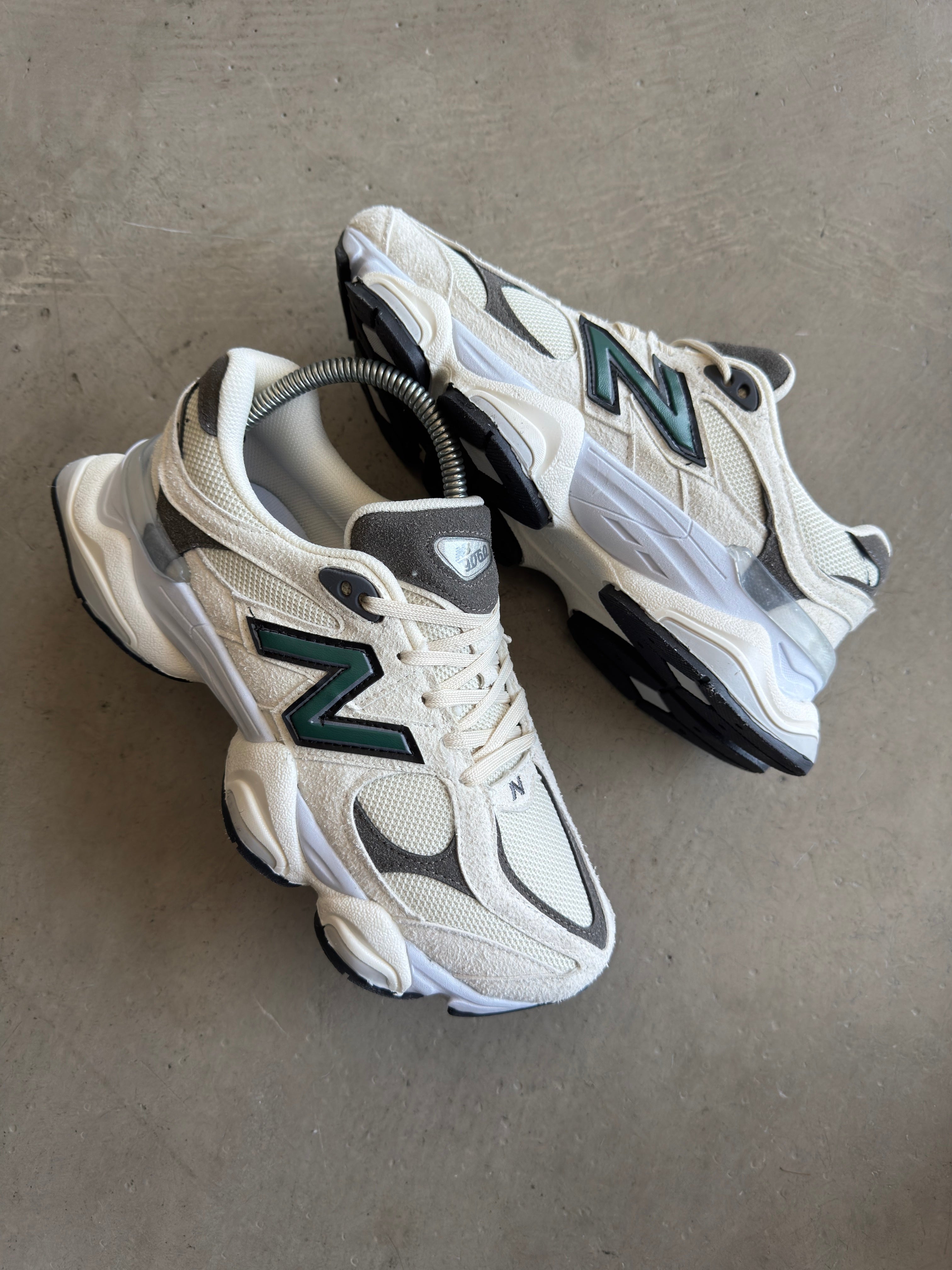 New Balance 9060 Krem Yeşil Detay