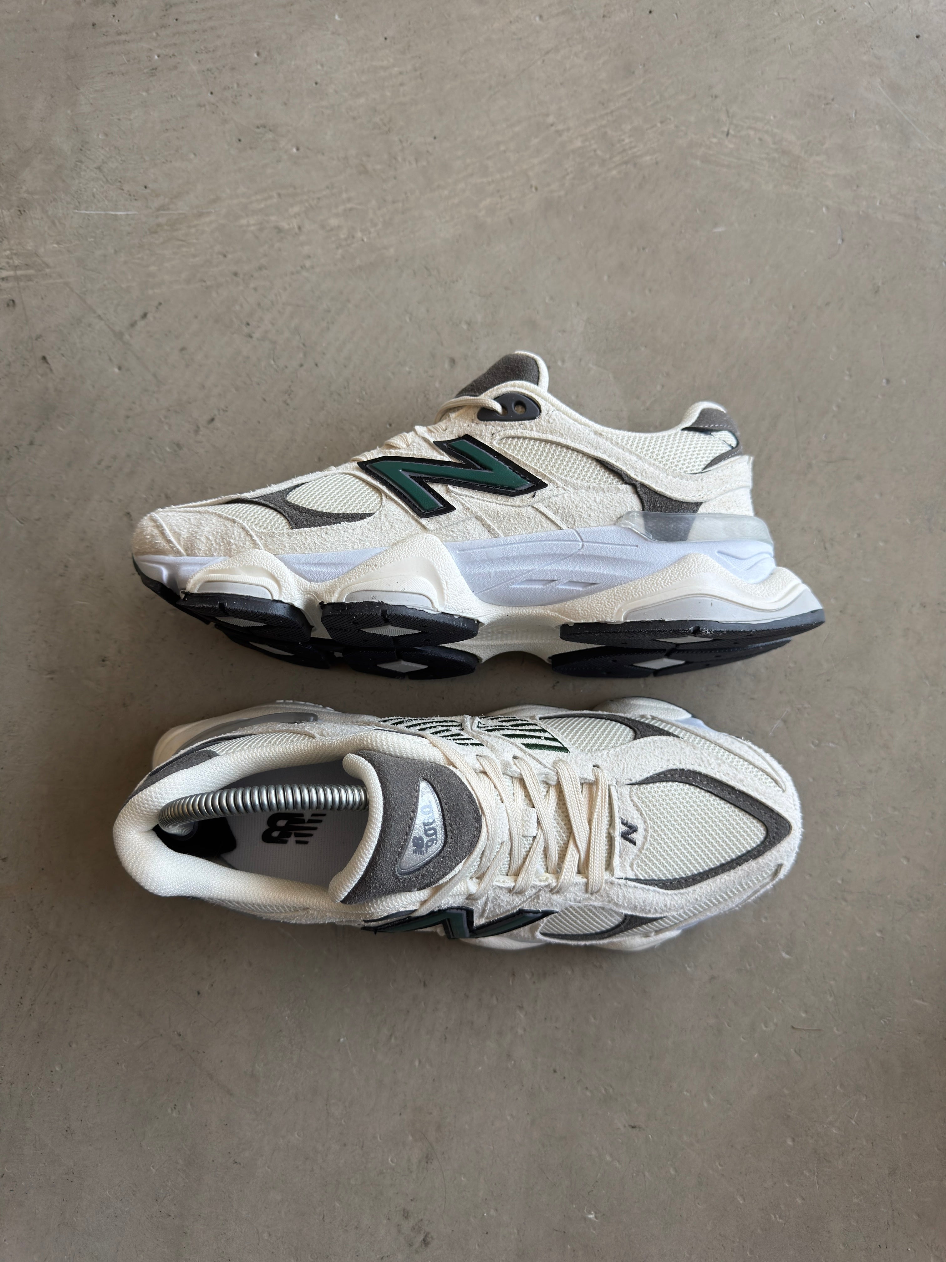 New Balance 9060 Krem Yeşil Detay