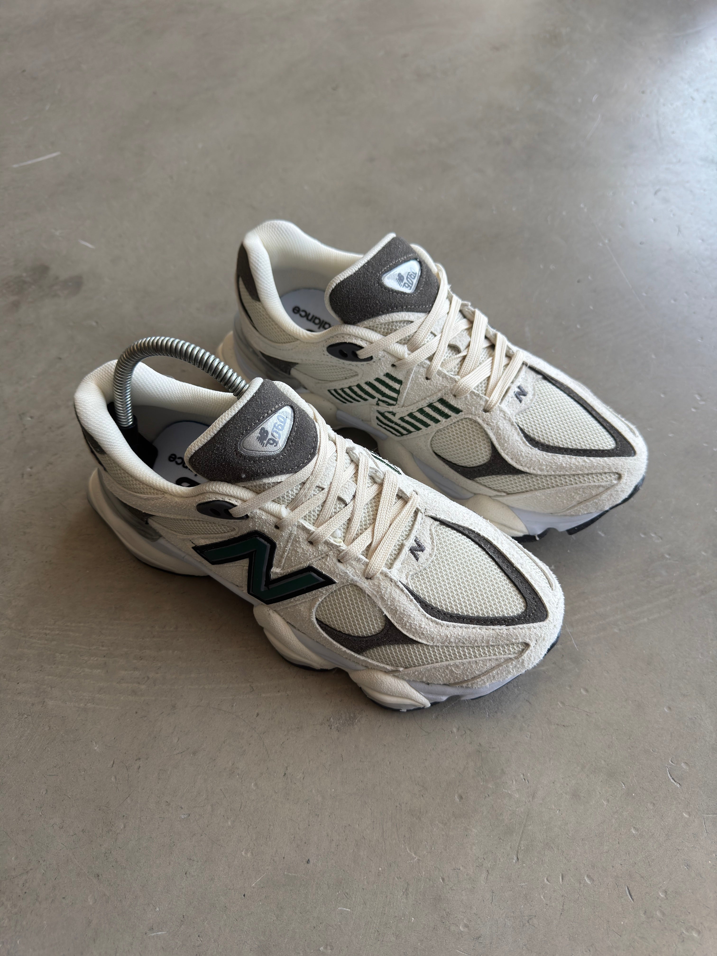 New Balance 9060 Krem Yeşil Detay