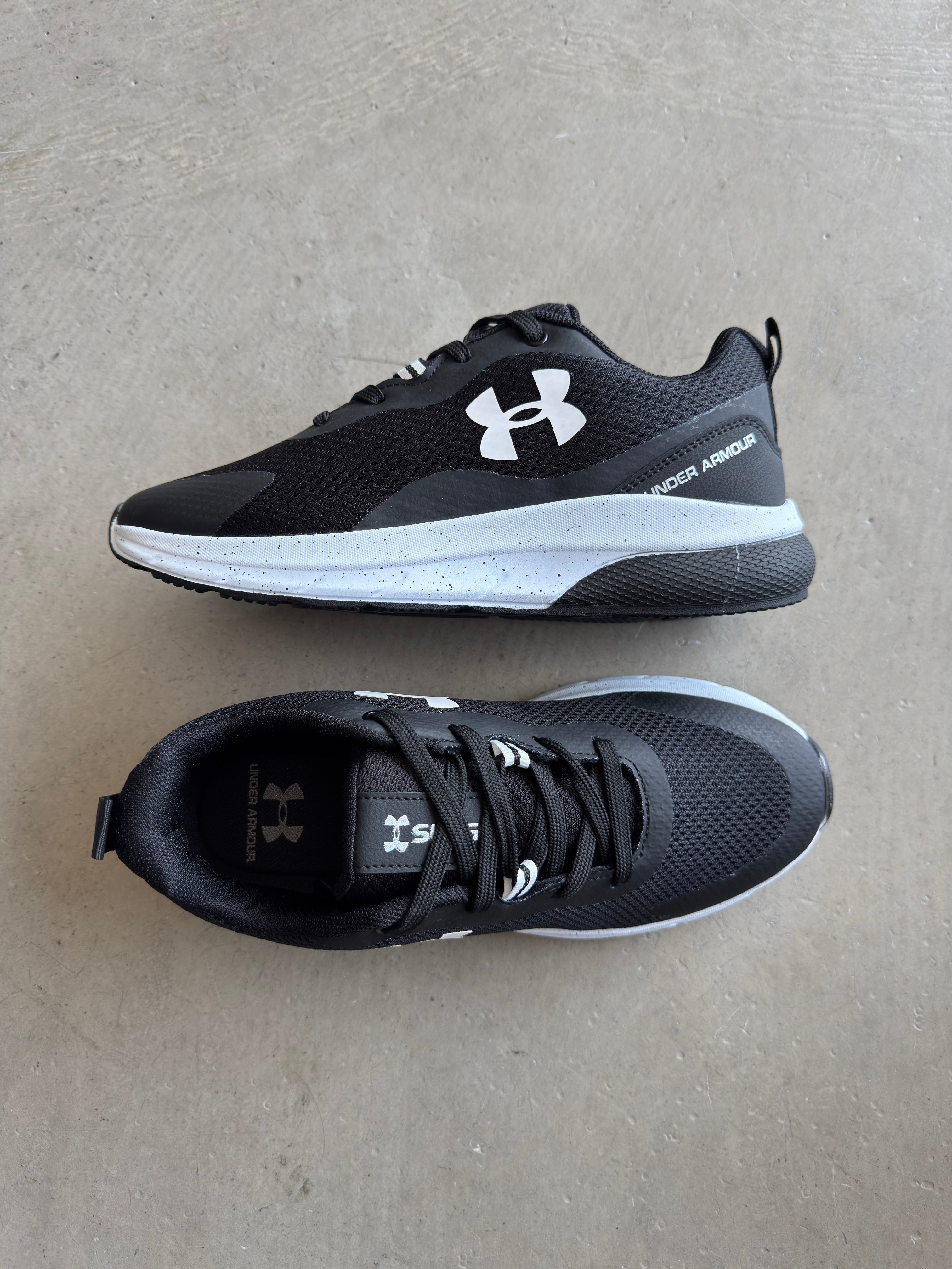 Under Armour Siyah Beyaz Taban