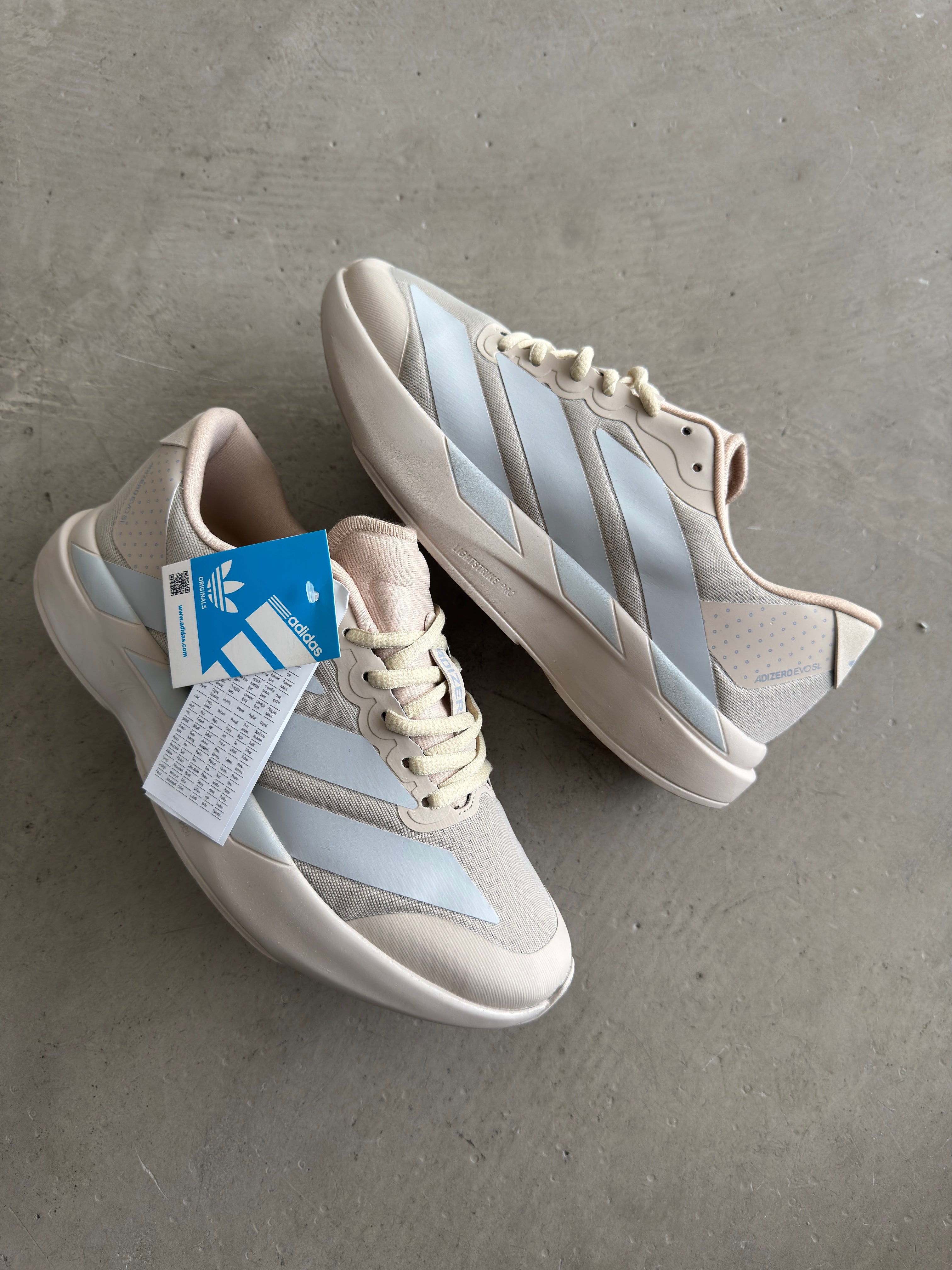 Adizero Bej Reflektörlü