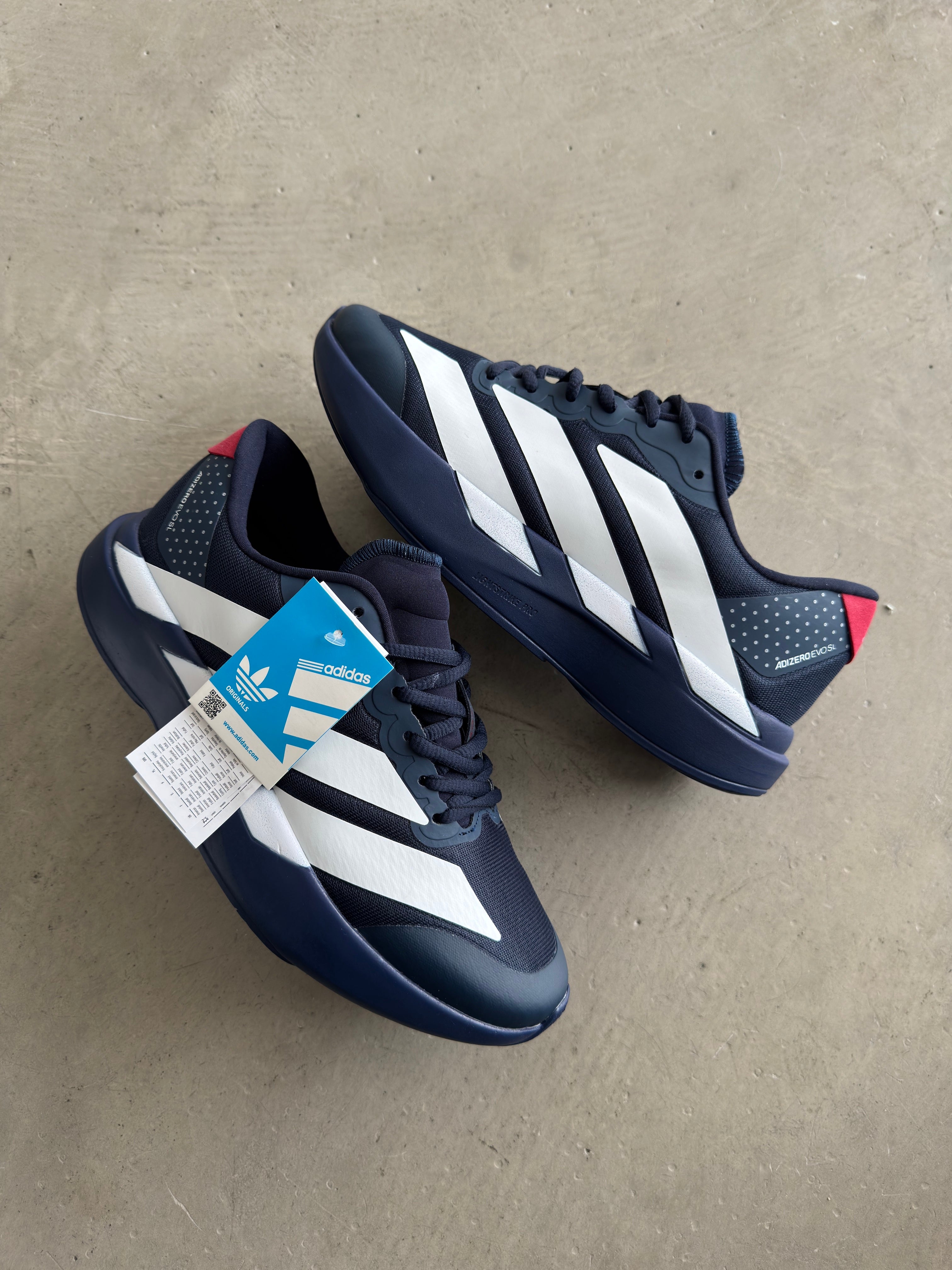 Adizero Lacivert Beyaz Çizgi