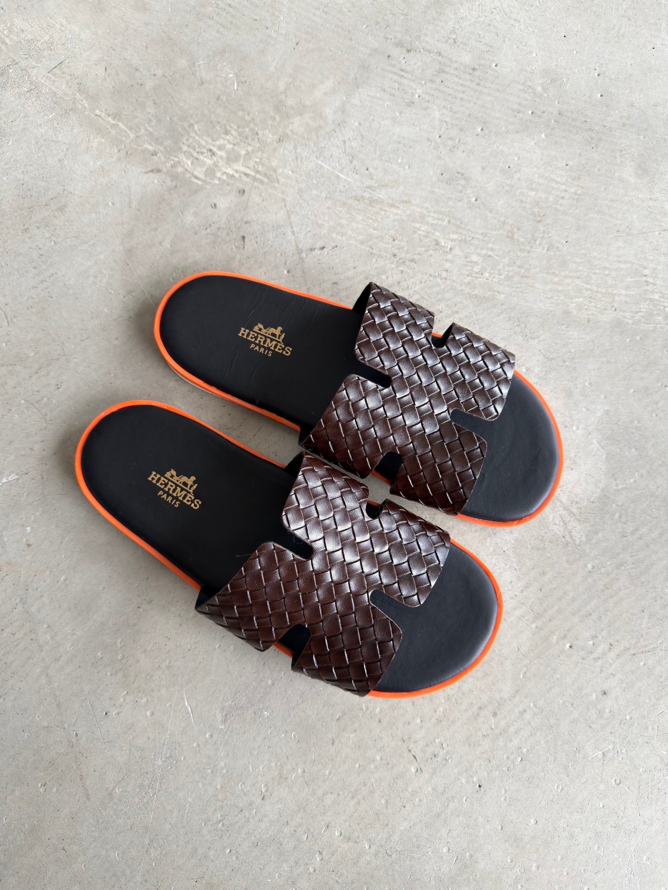Hermes Kahve Deri Terlik