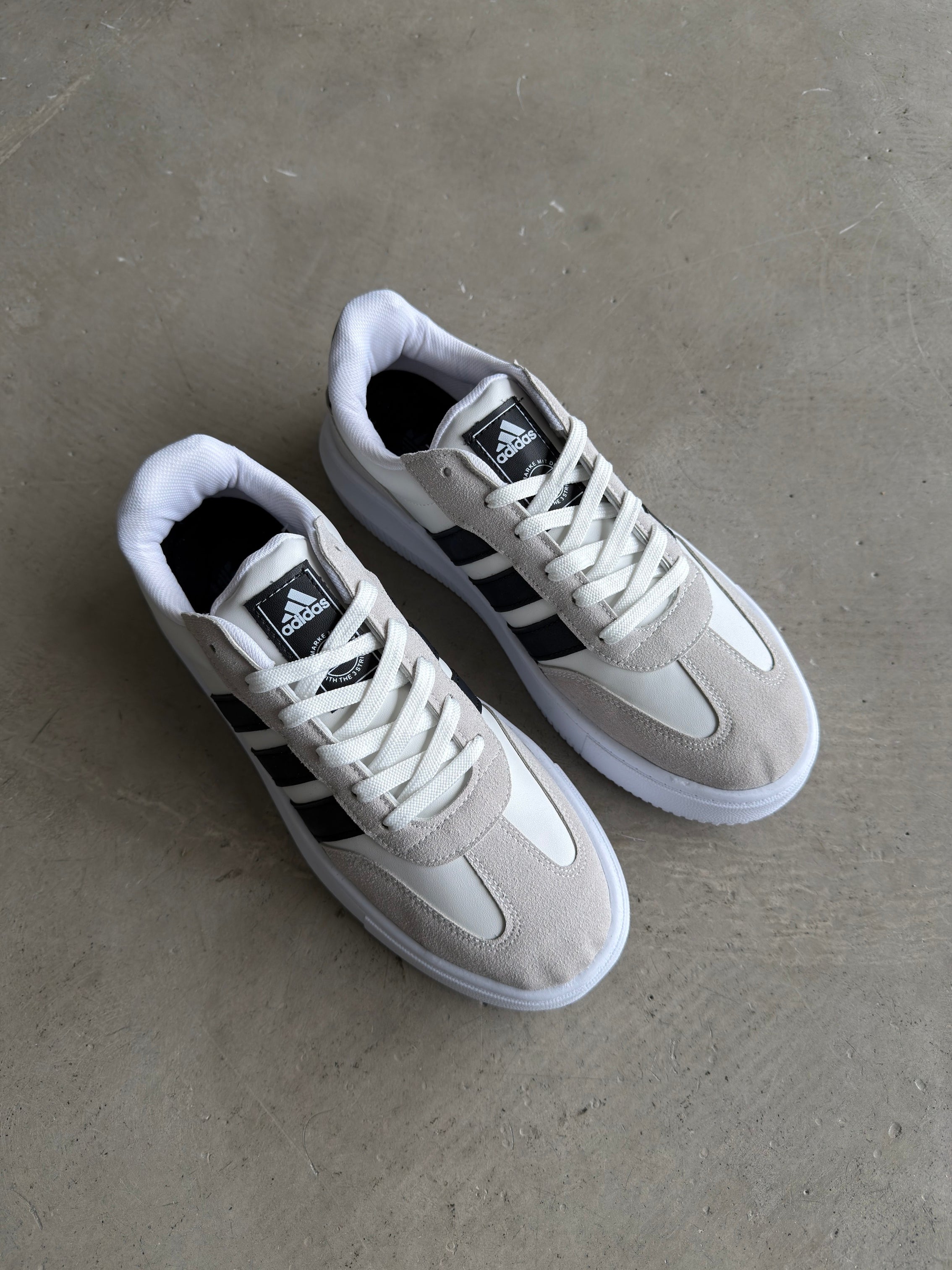 Adidas Bej Siyah Şerit Sneakers