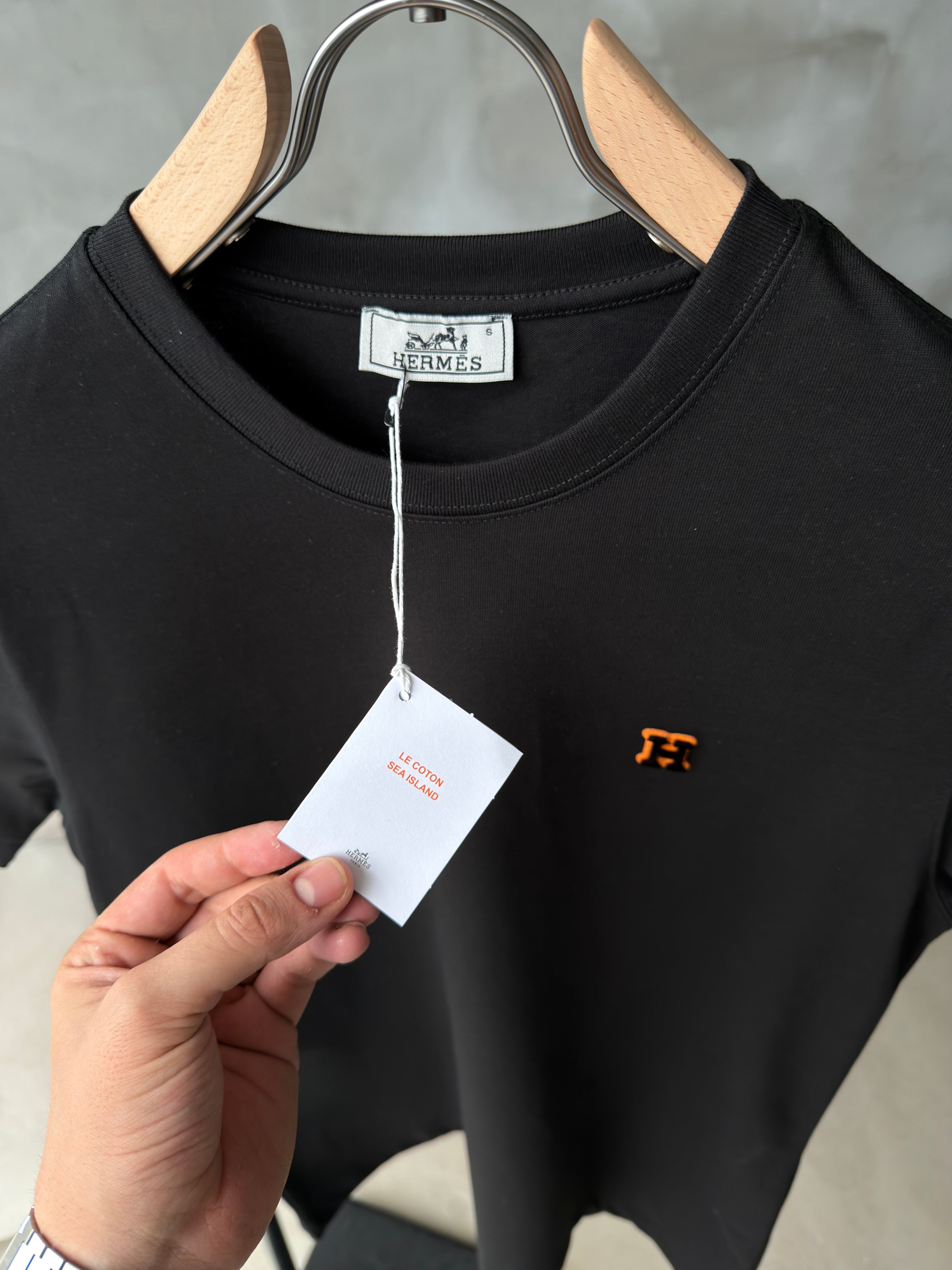 Hermes Logo siyah Tshirt (premium)