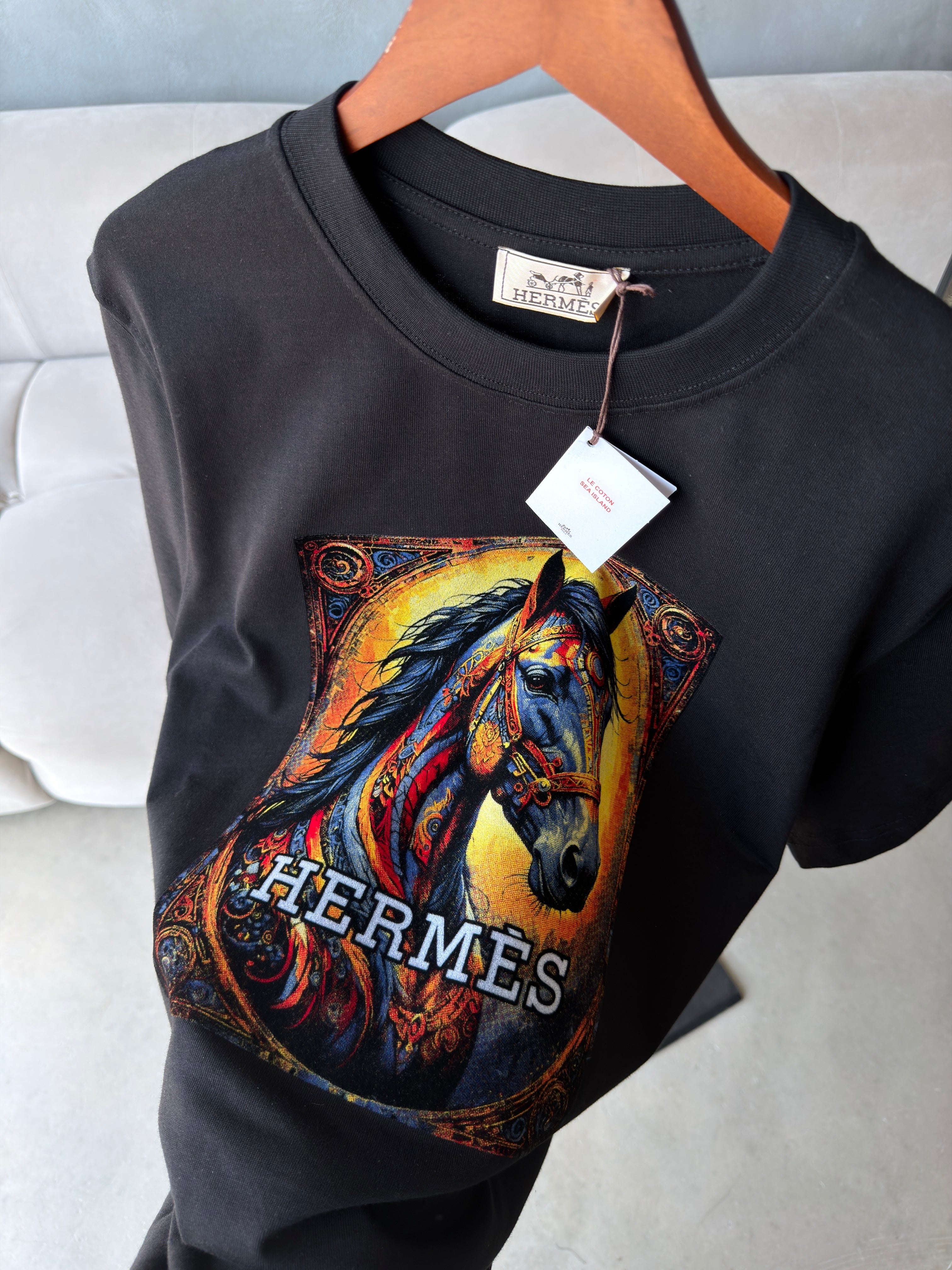Hermes Siyah Figür Tshirt (premium)