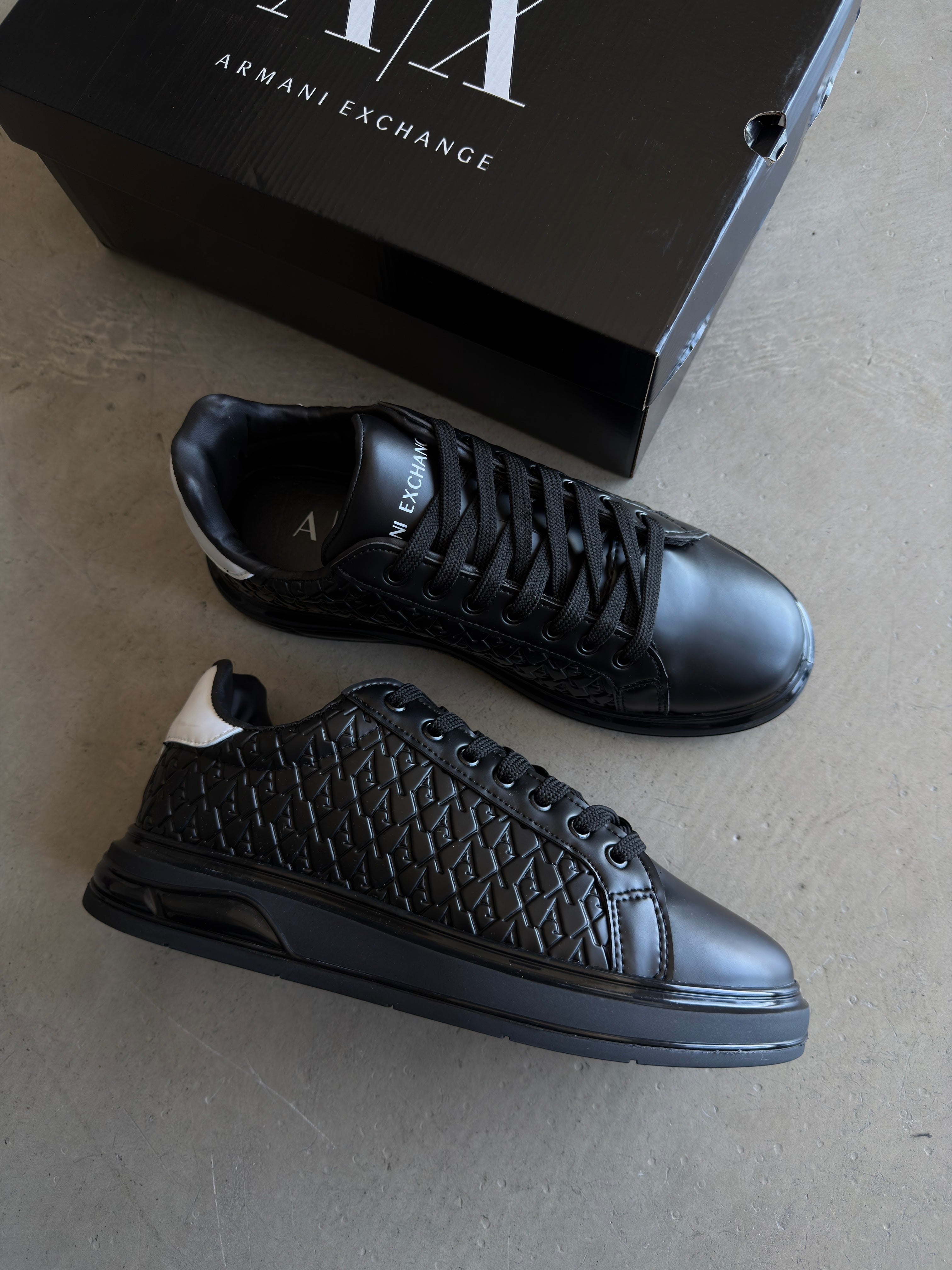 Armani Siyah Desen Detaylı