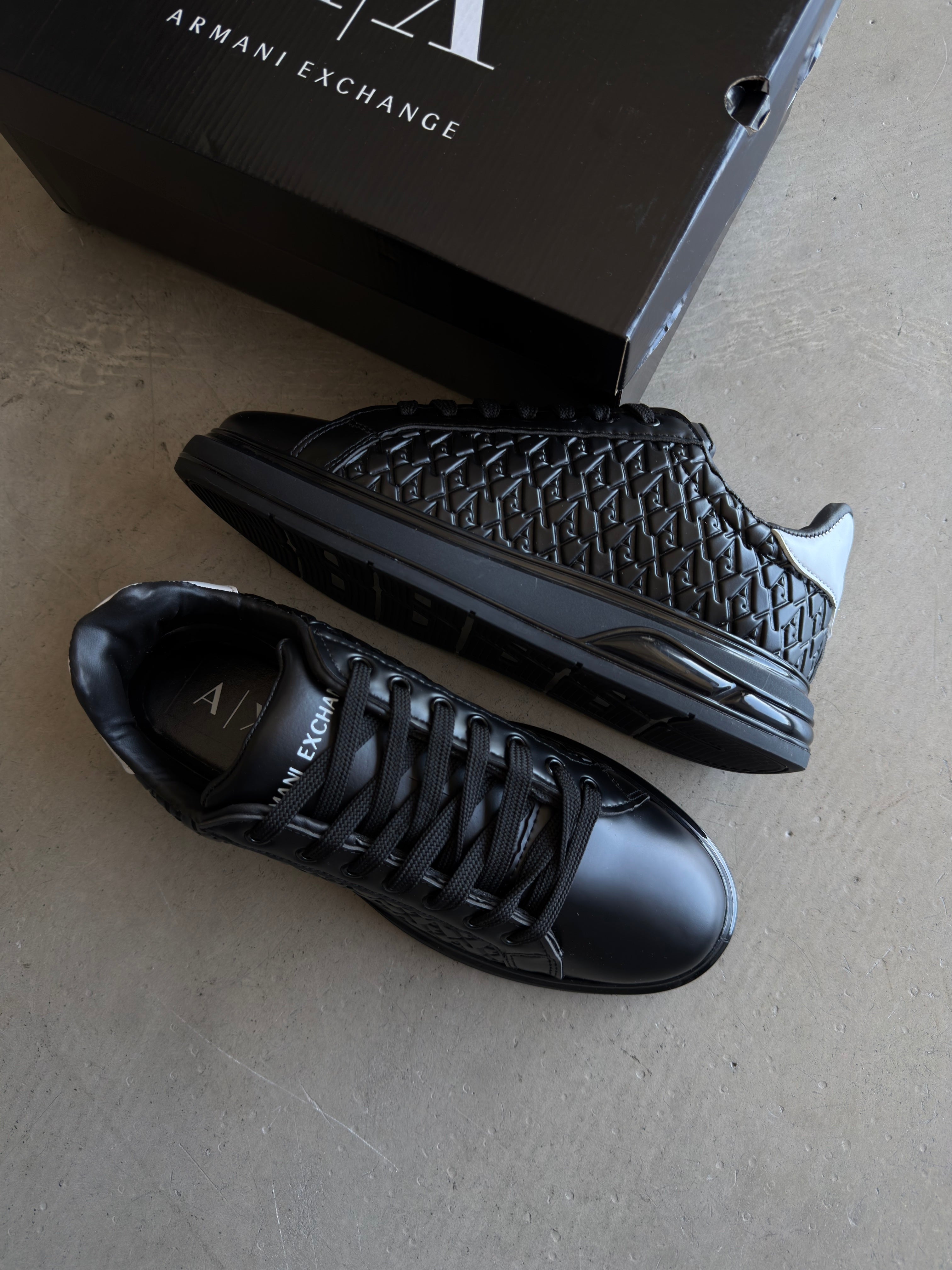 Armani Siyah Desen Detaylı
