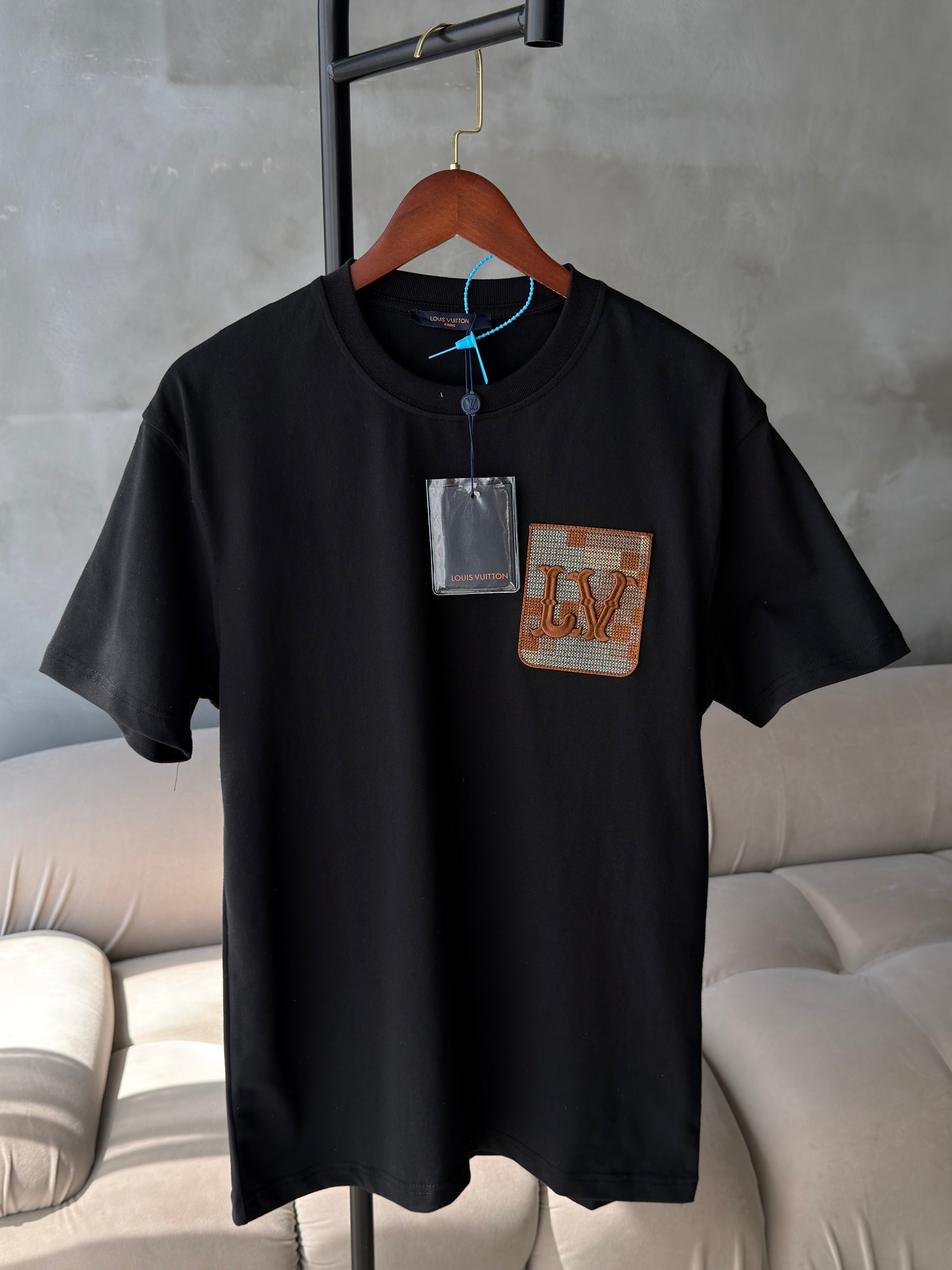 LV Siyah Cep Detasylı Tshirt (premium)