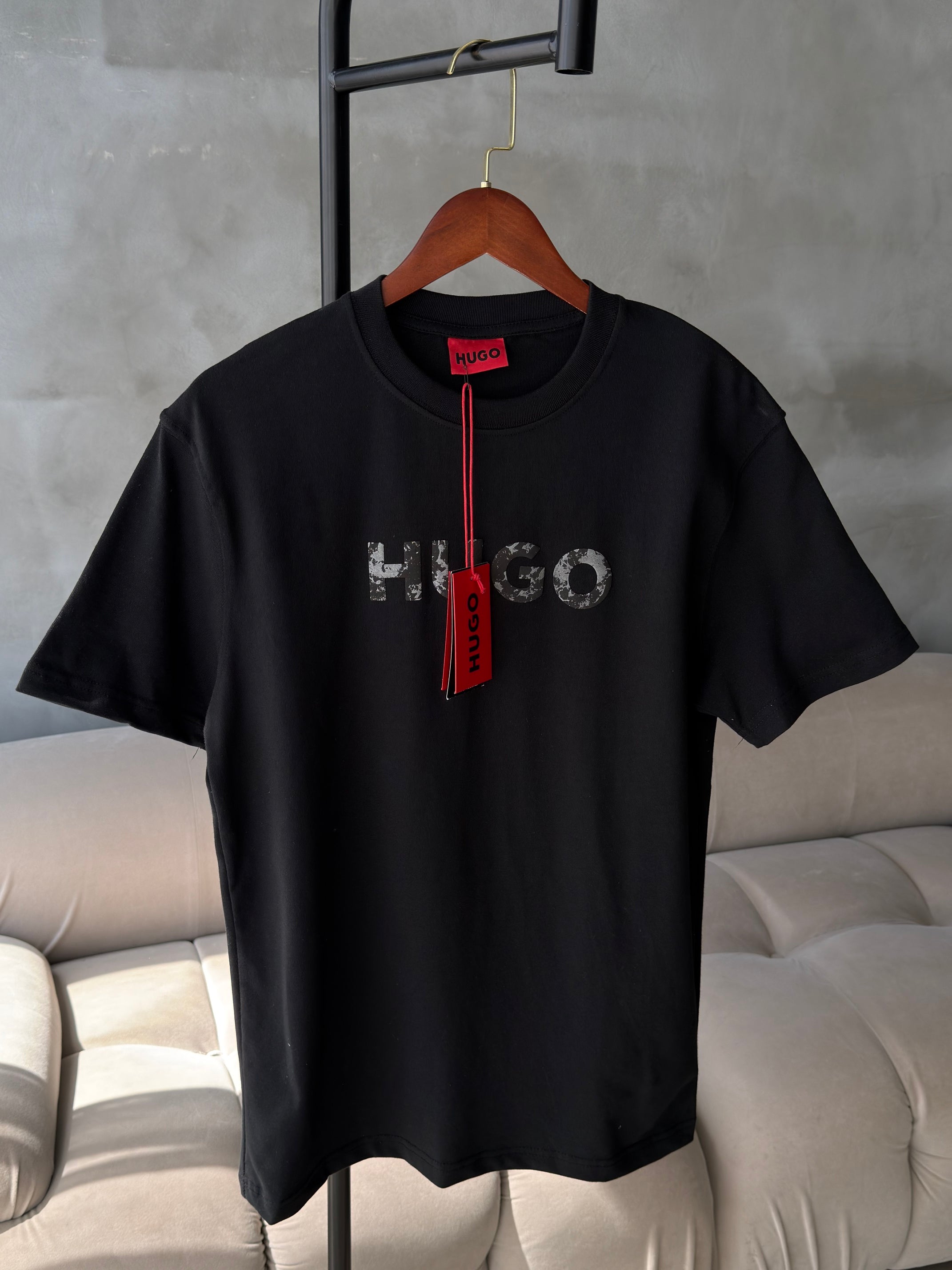 Hugo Boss Siyah Baskılı Tshirt (premium)