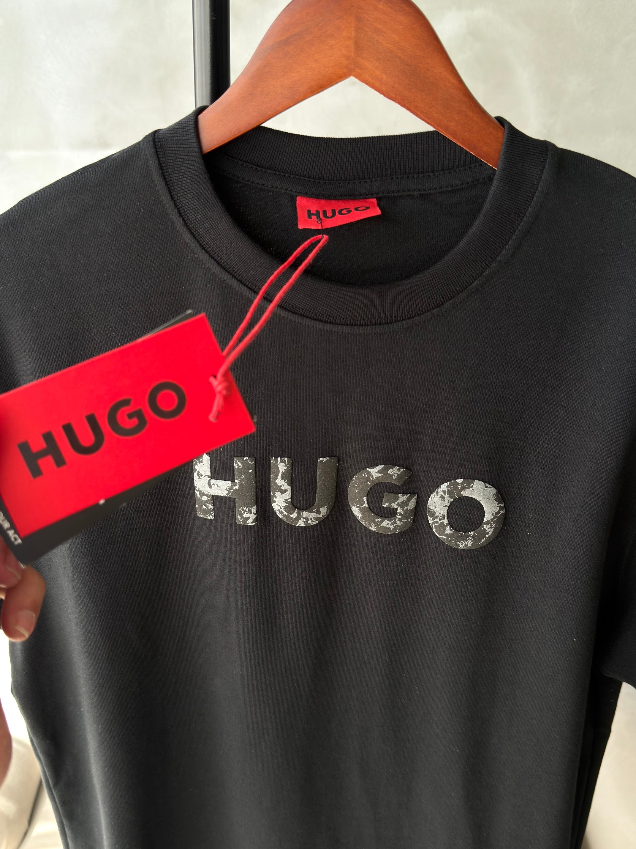 Hugo Boss Siyah Baskılı Tshirt (premium)