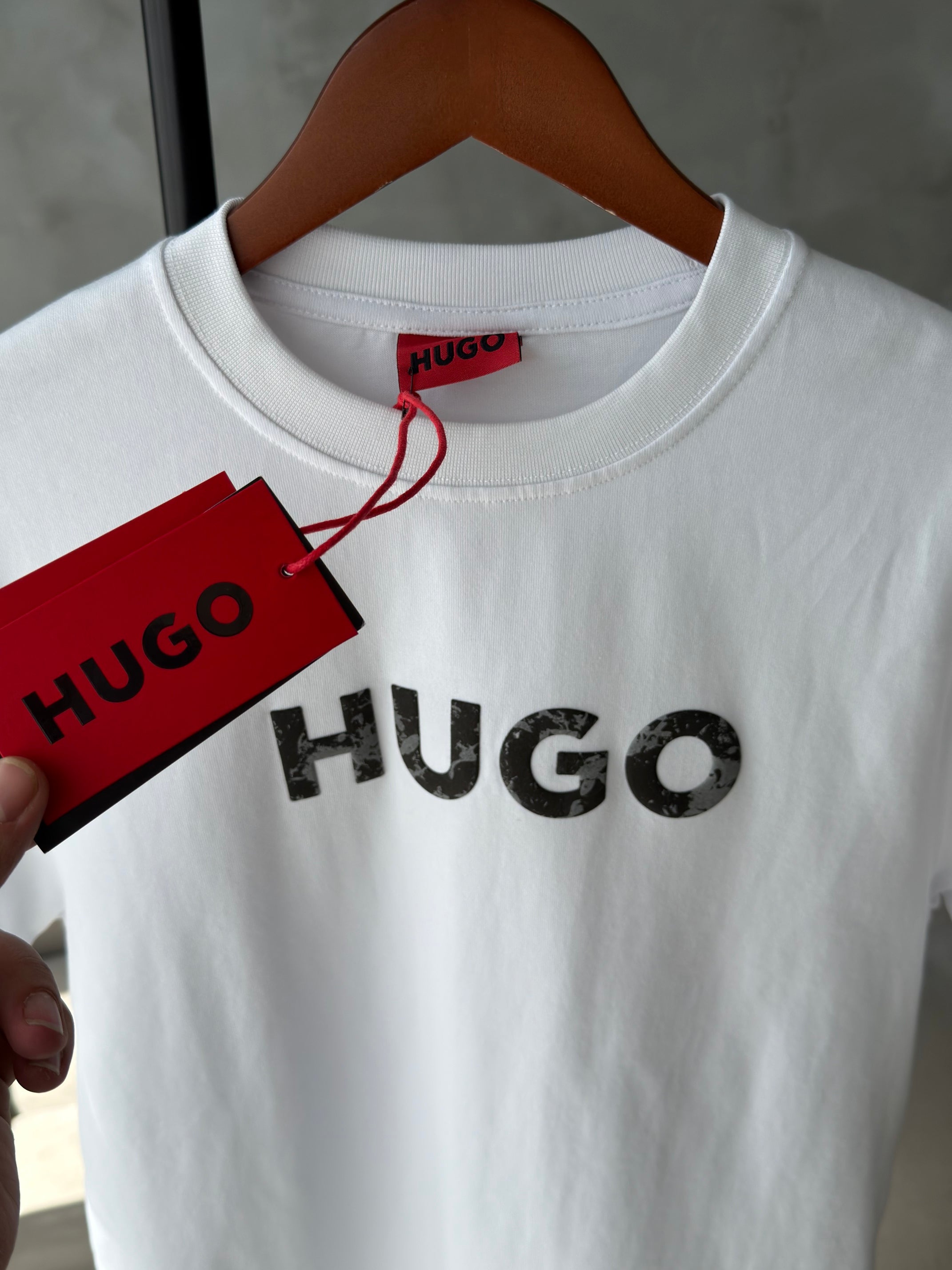 Hugo Boss Beyaz Baskılı Tshirt (premium)