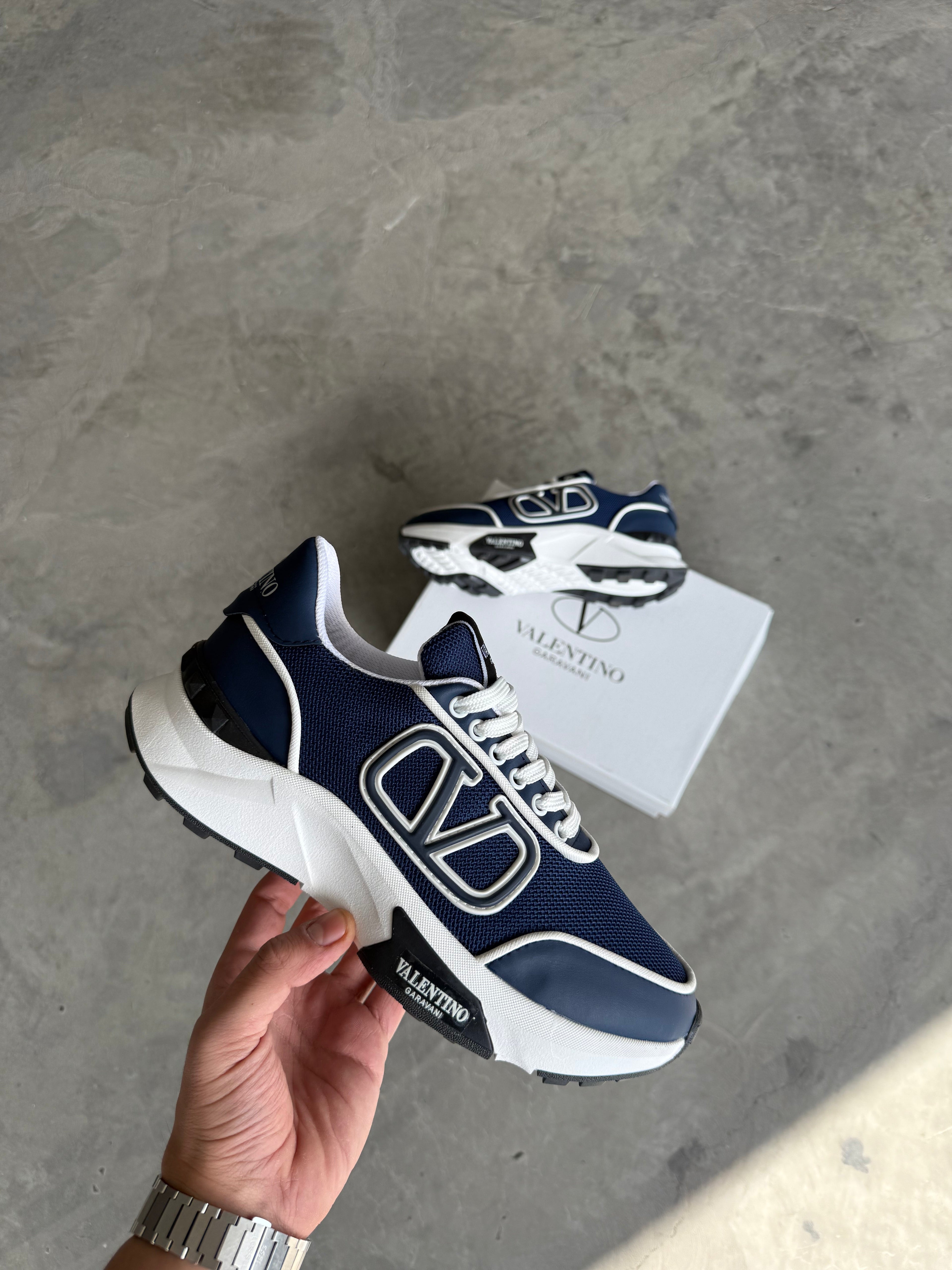 Valentino Lacivert Beyaz