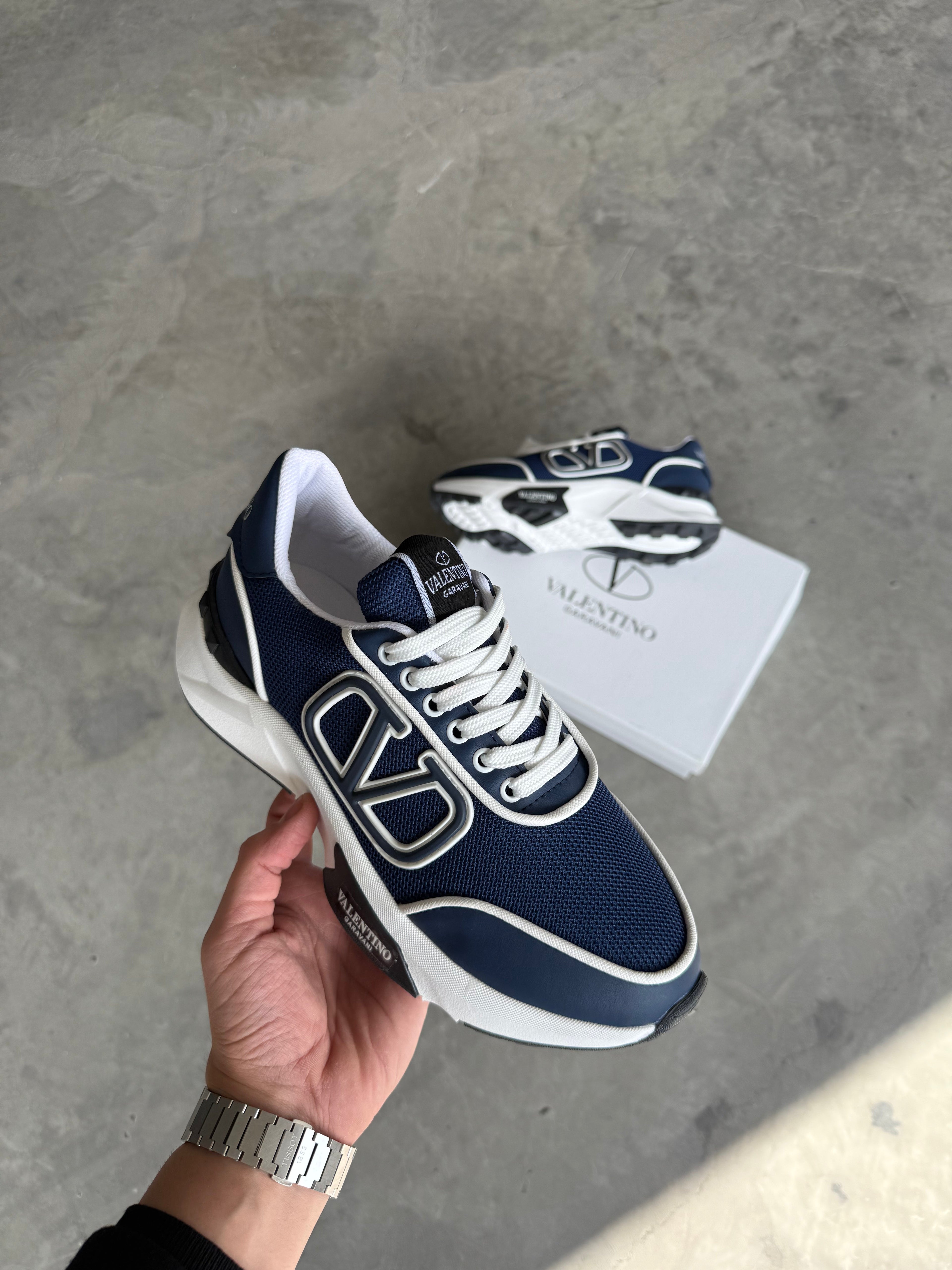 Valentino Lacivert Beyaz