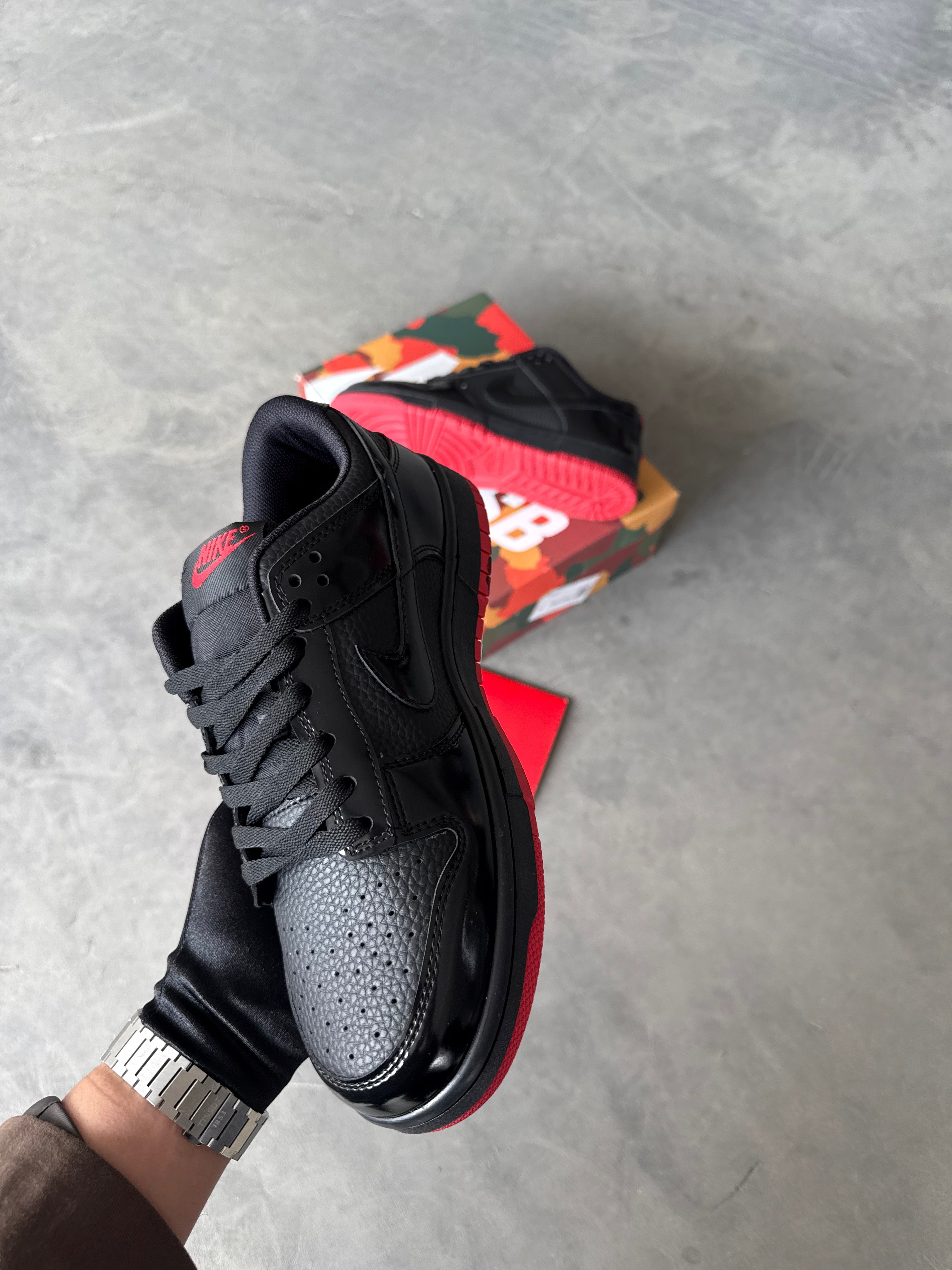 Nike Dunk Siyah Kırmızı